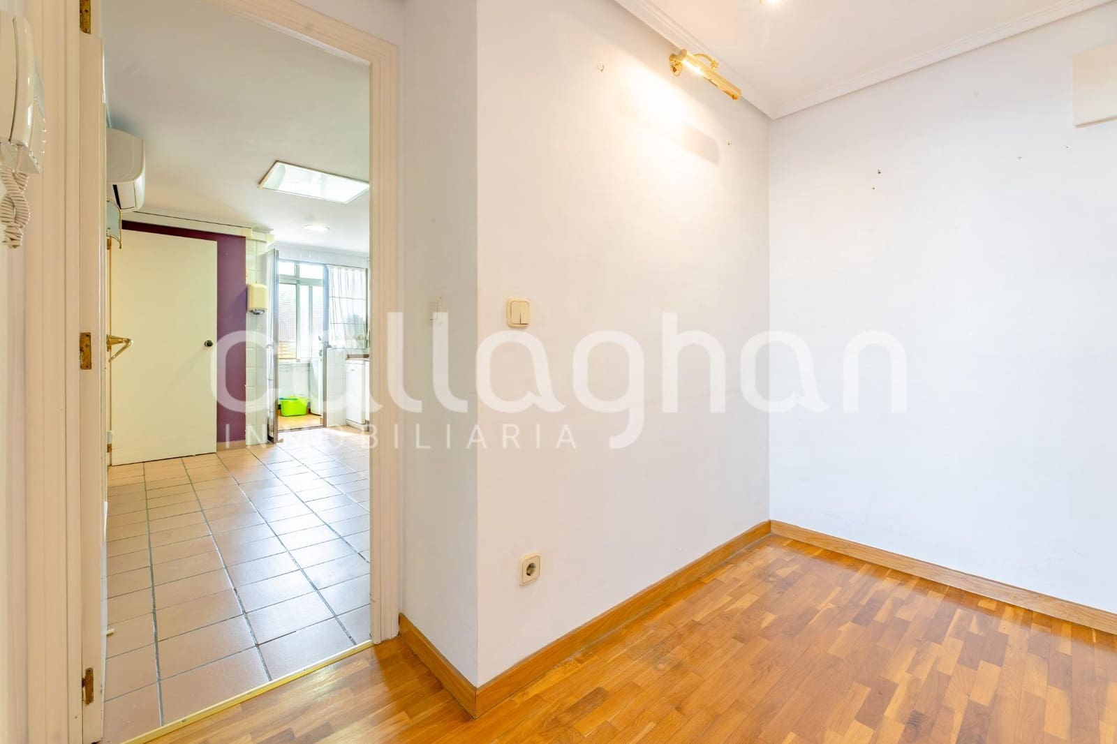 2 sovrum Lägenhet till salu i Valencia stad med garage - 439 000 € (Ref: 9911228)