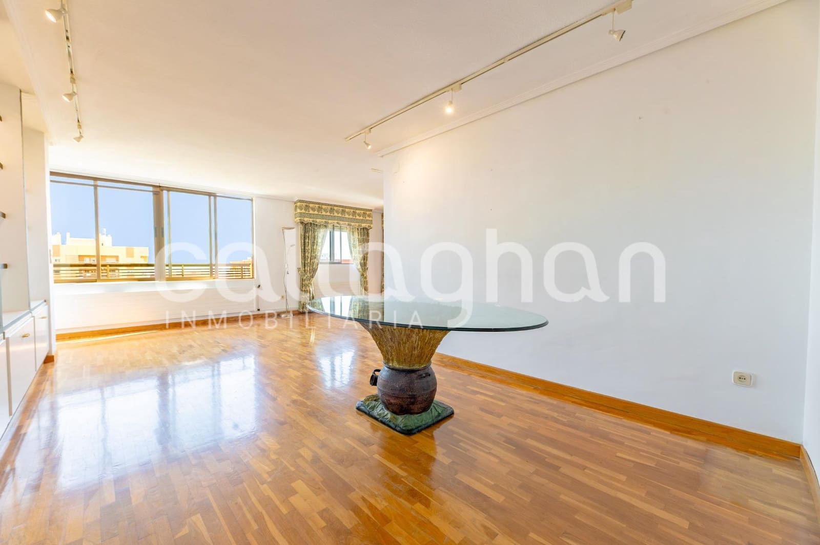 2 sovrum Lägenhet till salu i Valencia stad med garage - 439 000 € (Ref: 9911228)