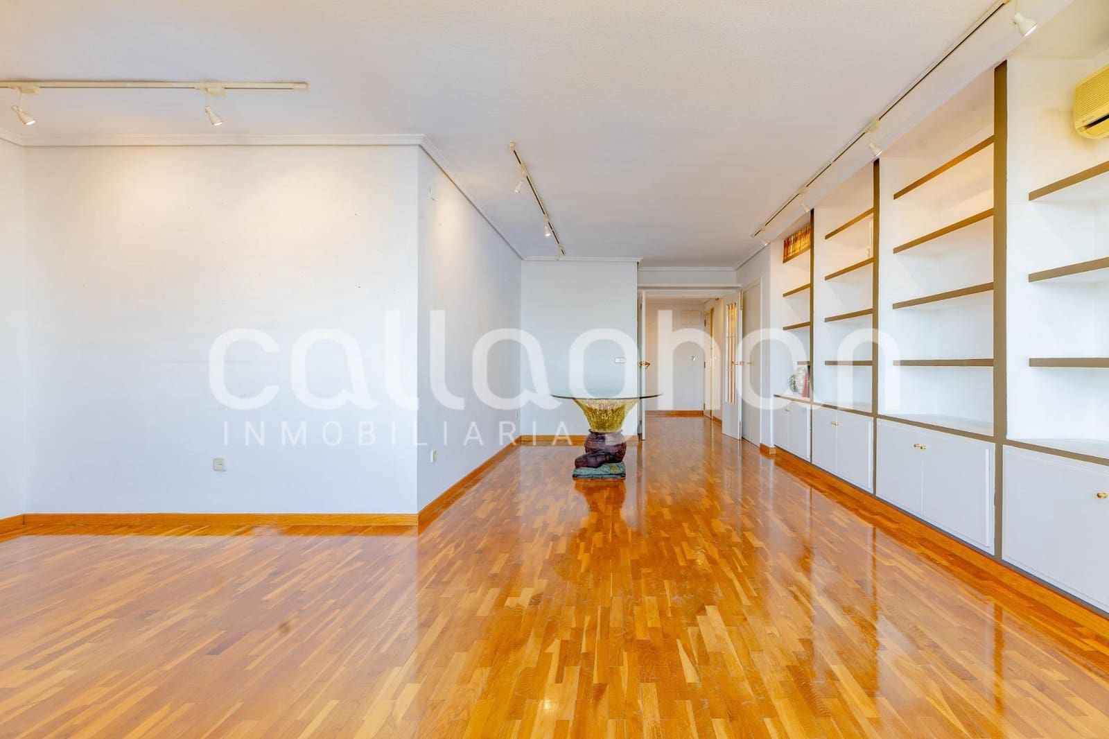 2 sovrum Lägenhet till salu i Valencia stad med garage - 439 000 € (Ref: 9911228)
