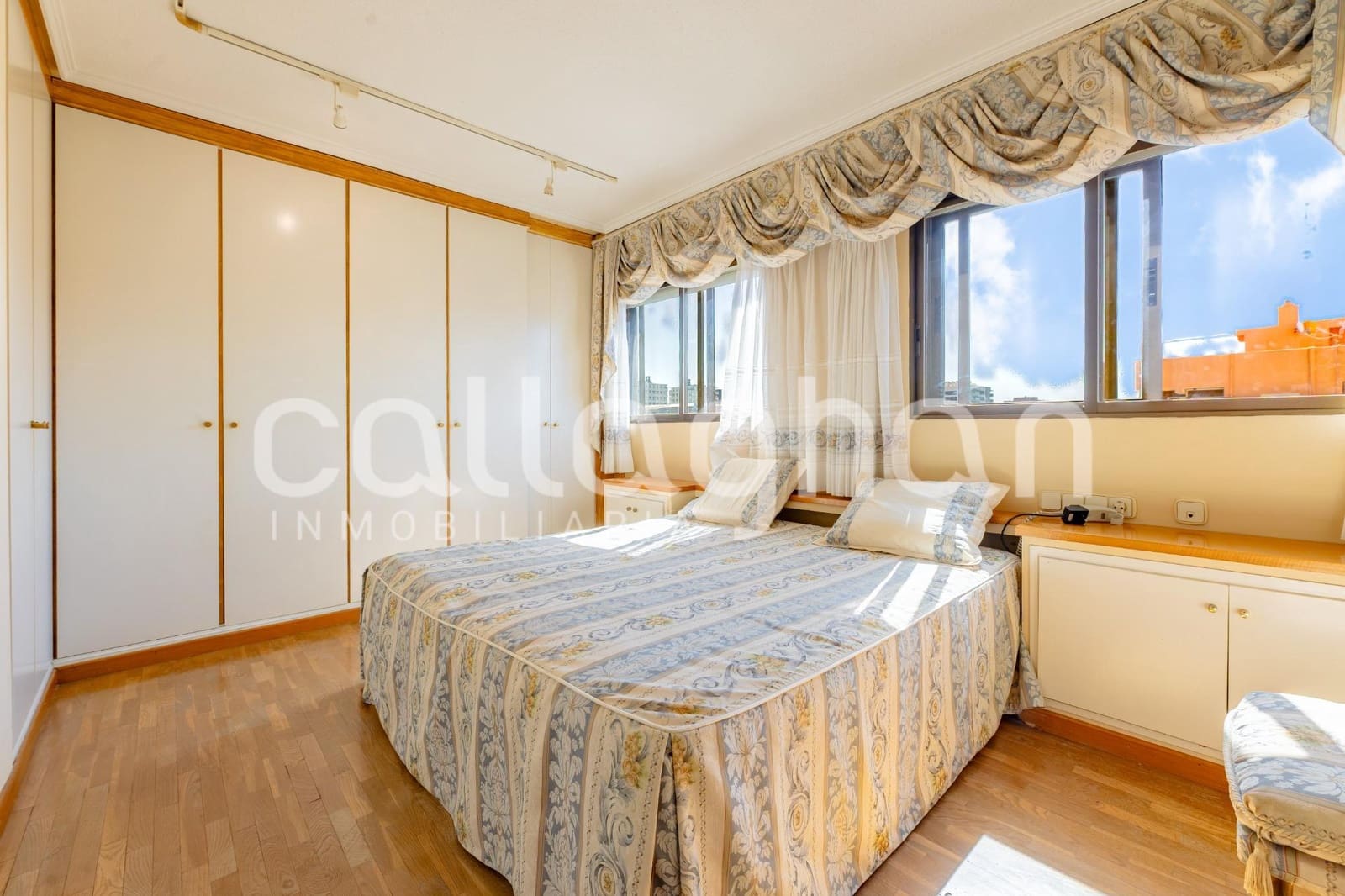 2 sovrum Lägenhet till salu i Valencia stad med garage - 439 000 € (Ref: 9911228)