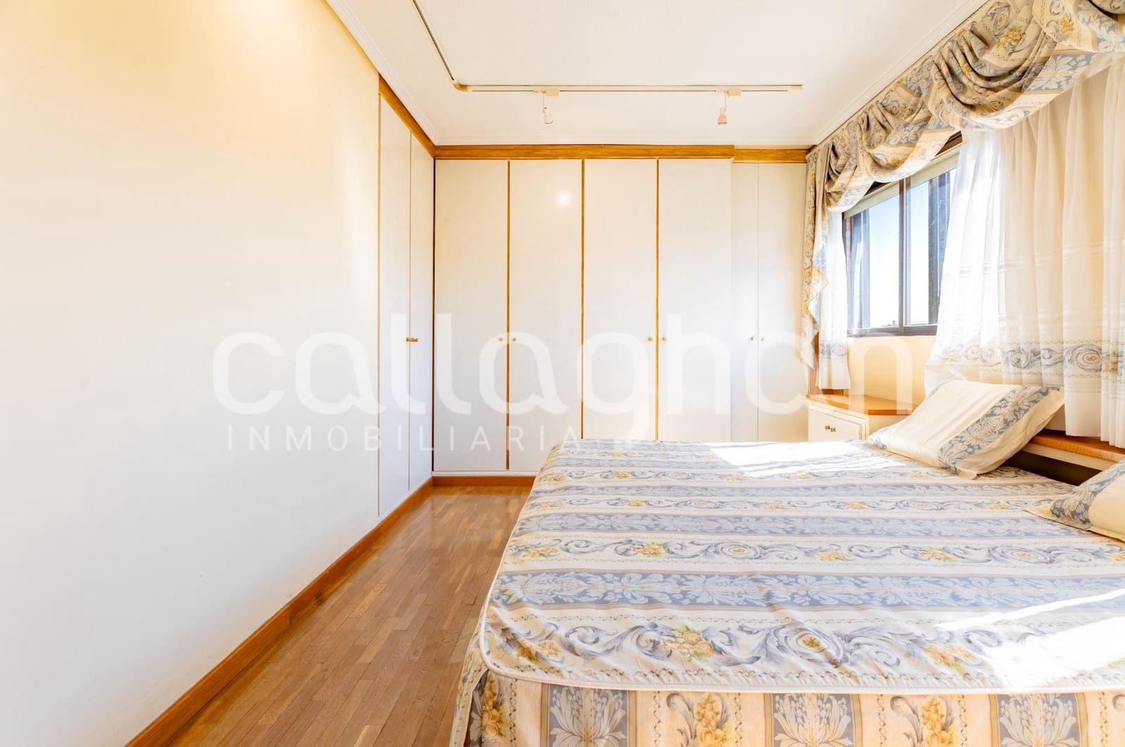 2 sovrum Lägenhet till salu i Valencia stad med garage - 439 000 € (Ref: 9911228)