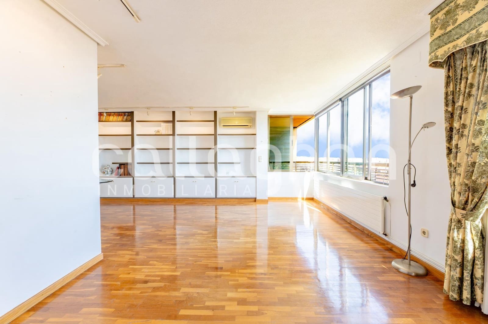 2 sovrum Lägenhet till salu i Valencia stad med garage - 439 000 € (Ref: 9911228)
