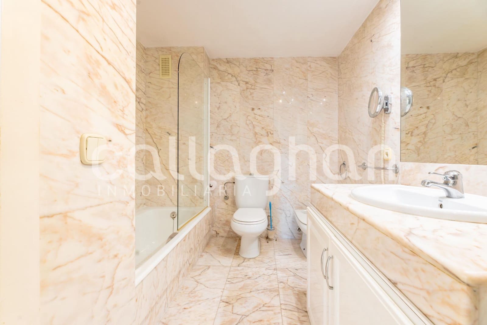 2 sovrum Lägenhet till salu i Valencia stad med garage - 439 000 € (Ref: 9911228)