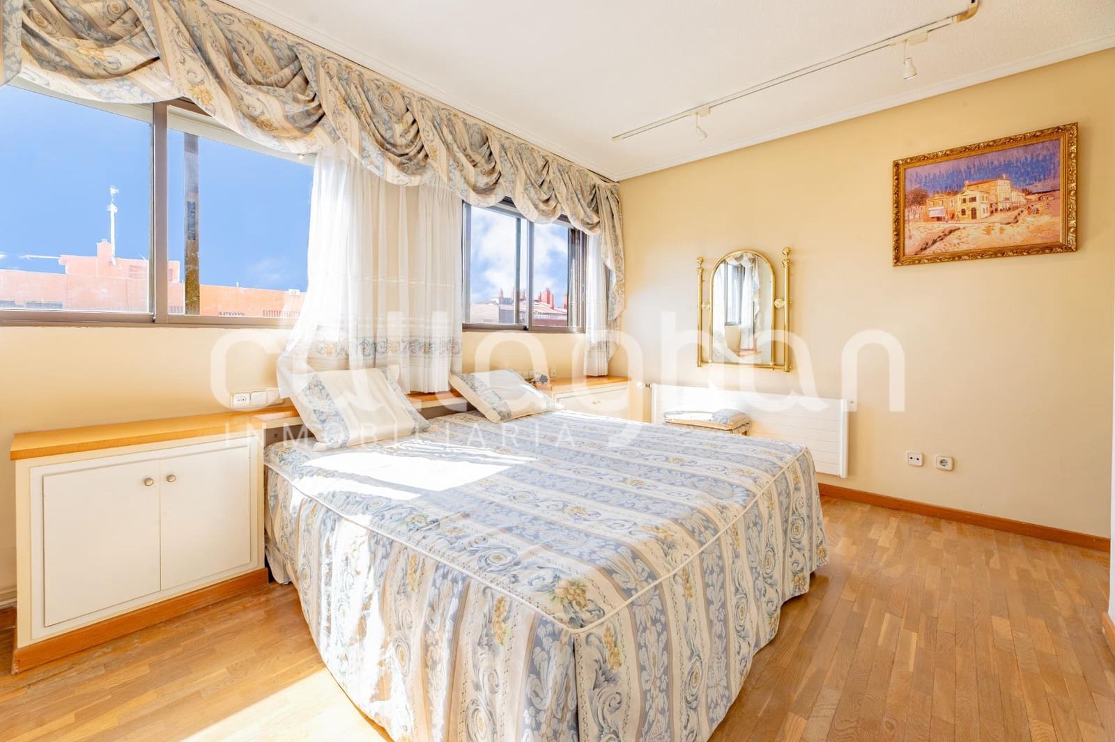 2 sovrum Lägenhet till salu i Valencia stad med garage - 439 000 € (Ref: 9911228)