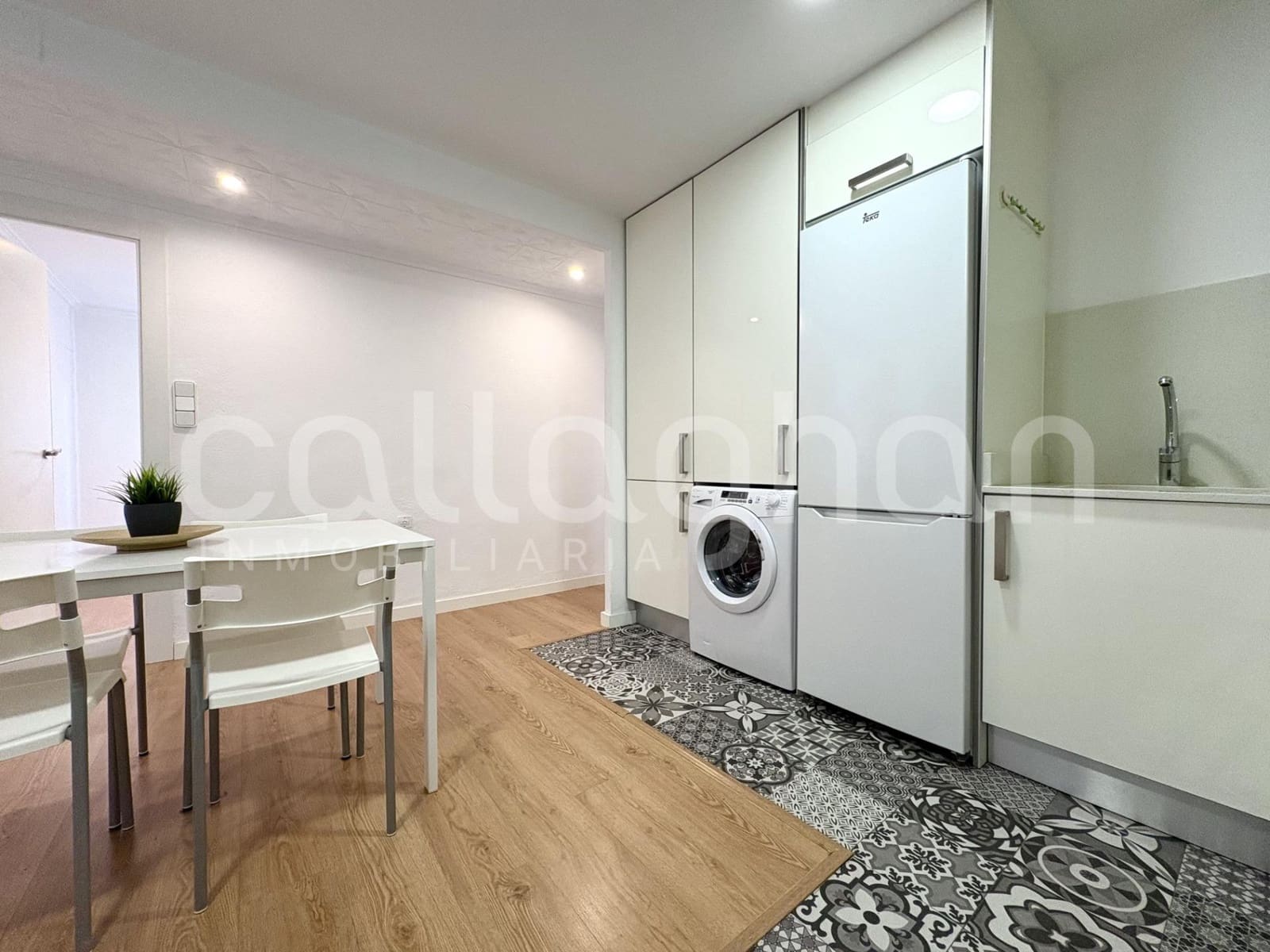 Appartement de 2 chambres à louer à Valence ville - 1 250 € (Ref: 9920605)