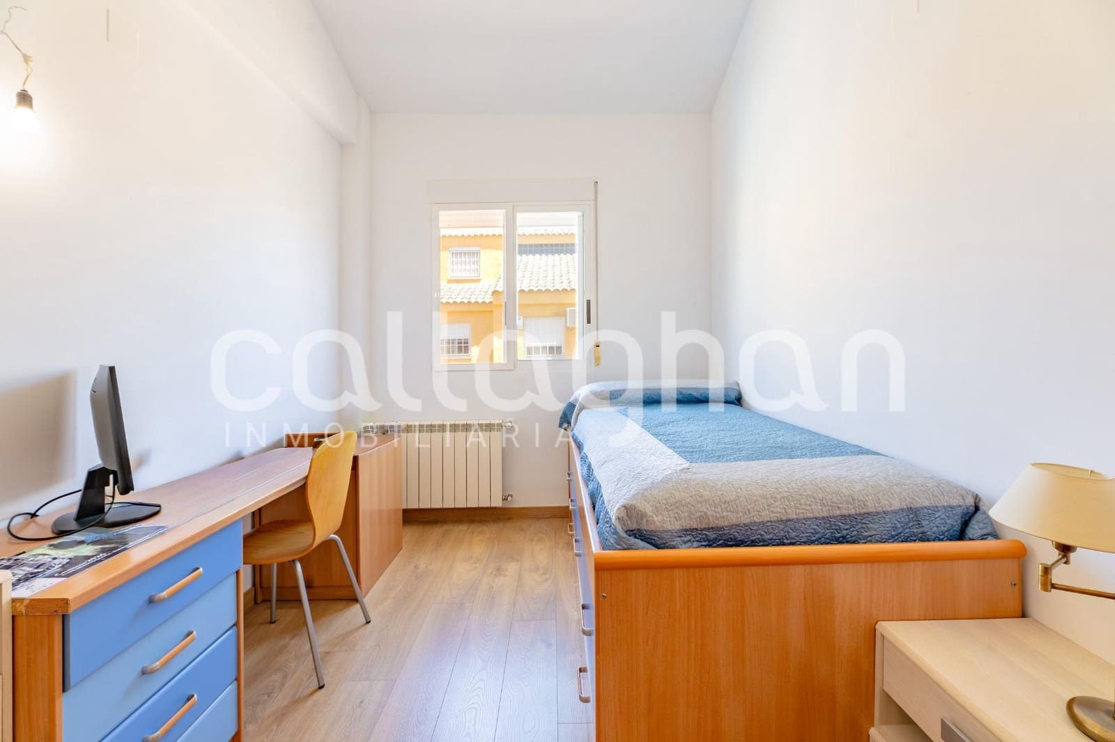 4 makuuhuone Rivitalo myytävänä paikassa La Pobla de Vallbona mukana uima-altaan 
autotalli - 650 000 € (Ref: 9920606)