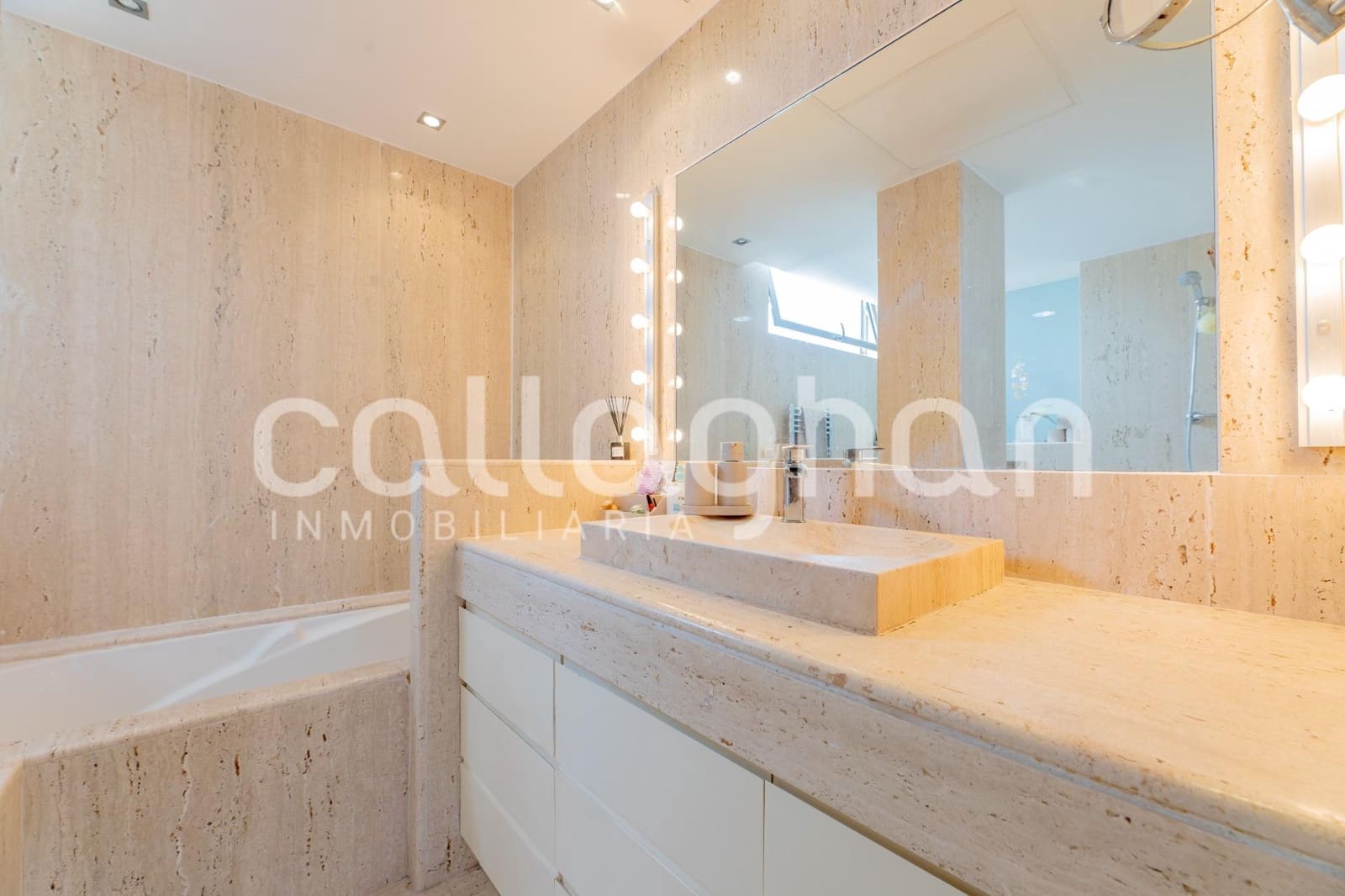 6 bedroom Villa for sale in Betera with pool garage - € 1,490,000 (Ref: 9920607)