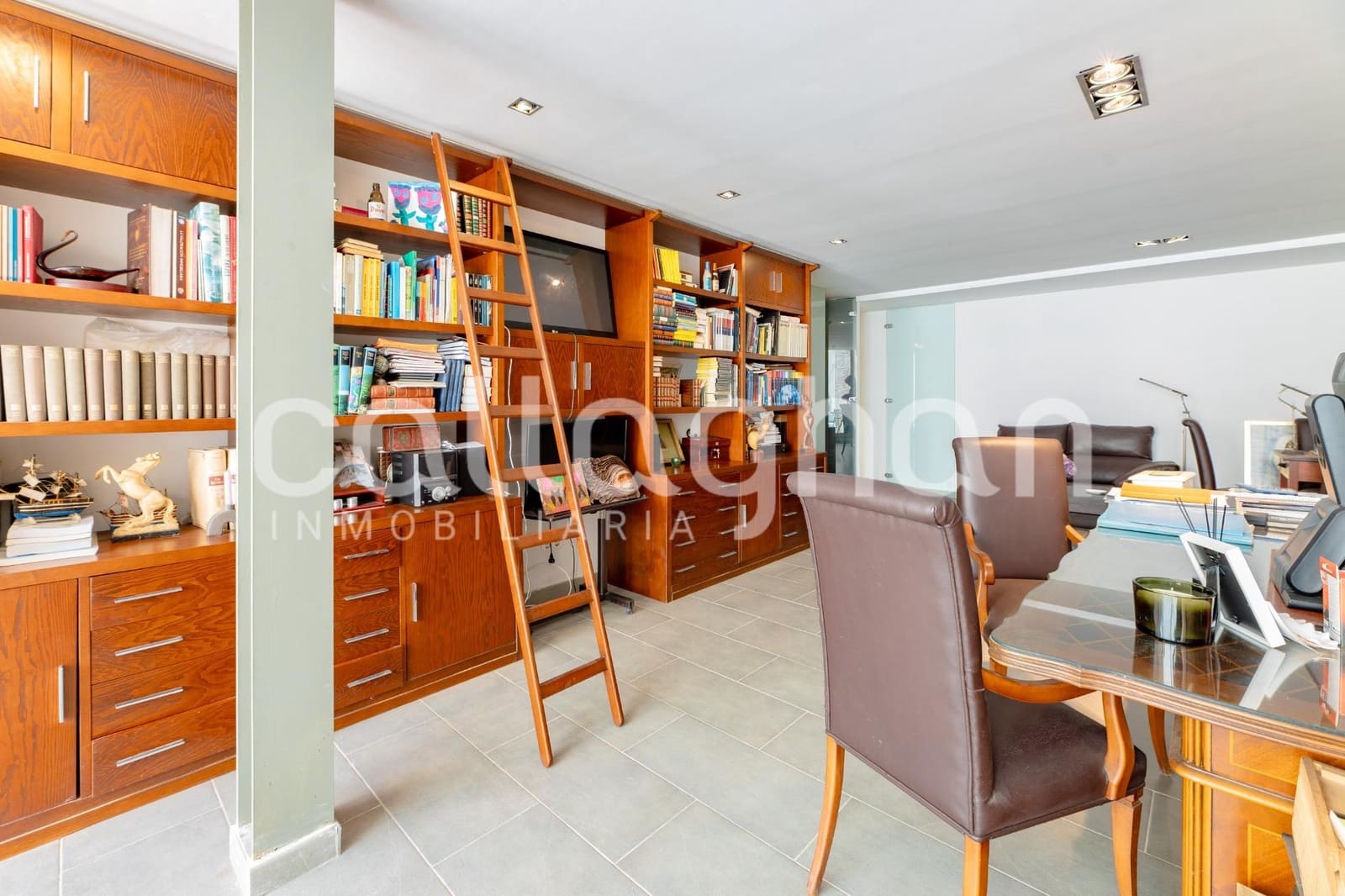 6 bedroom Villa for sale in Betera with pool garage - € 1,490,000 (Ref: 9920607)