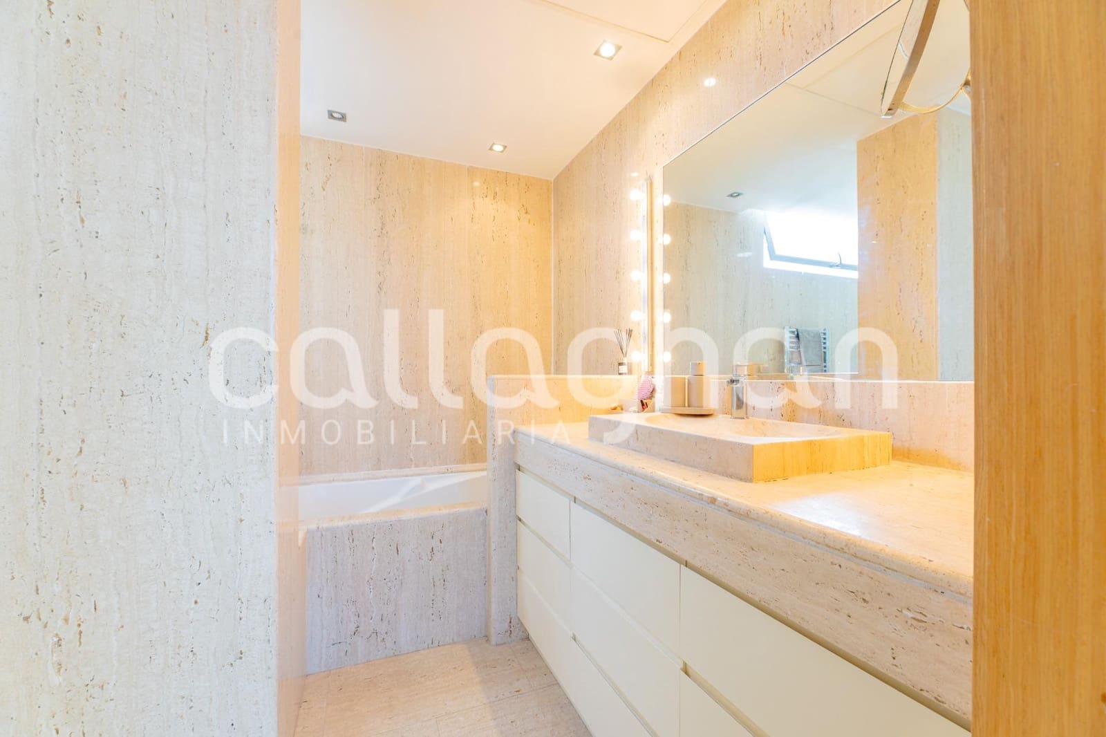 6 bedroom Villa for sale in Betera with pool garage - € 1,490,000 (Ref: 9920607)