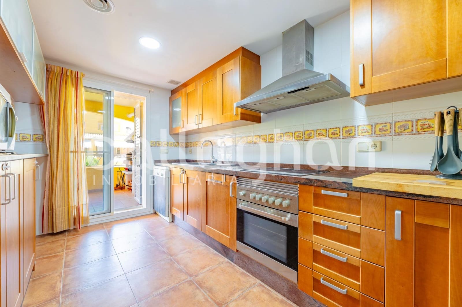 4 bedroom Terraced Villa for sale in Almarda with pool - € 410,000 (Ref: 9929554)