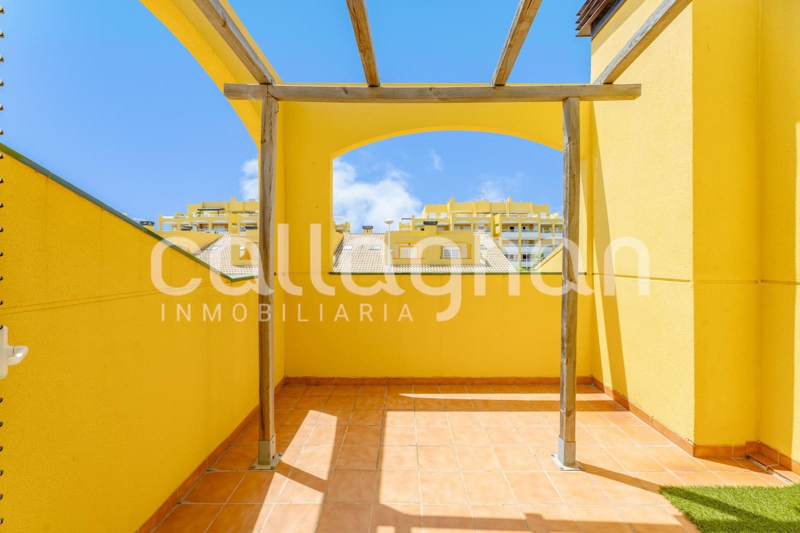 4 bedroom Terraced Villa for sale in Almarda with pool - € 410,000 (Ref: 9929554)