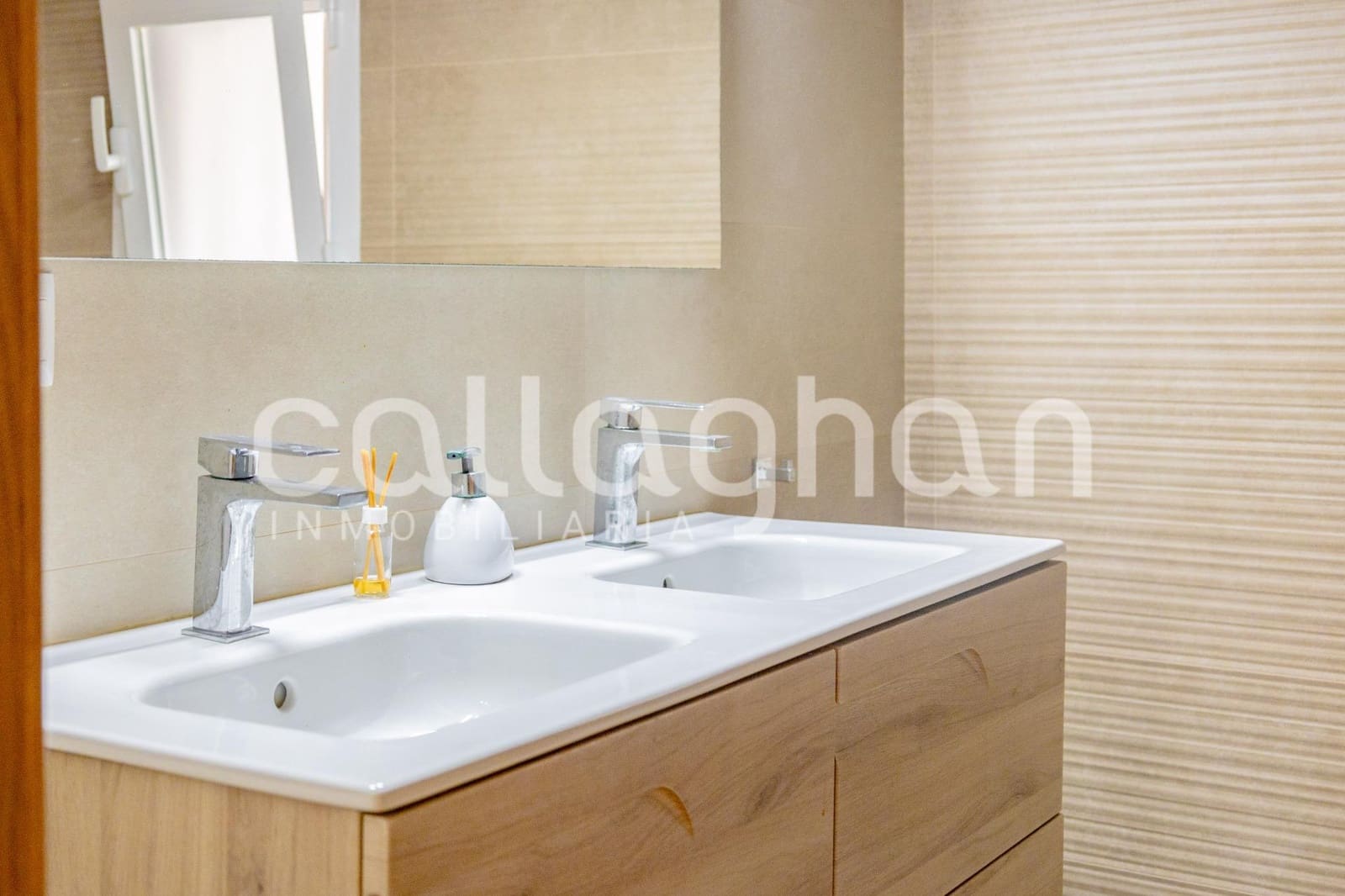 Chalet de 3 habitaciones en Almenara en venta con garaje - 450.000 € (Ref: 9929556)