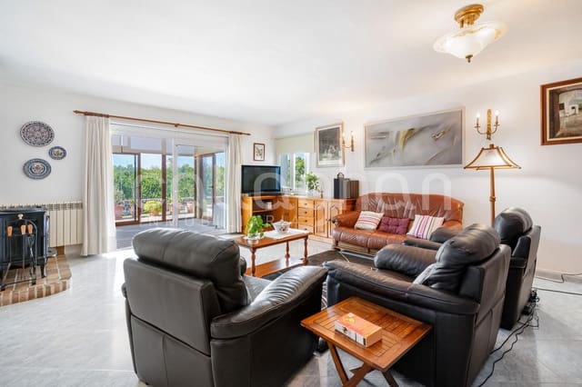 3 soveværelse Villa til salg i Ciutadella de Menorca med swimmingpool - € 1.150.000 (Ref: 9940334)