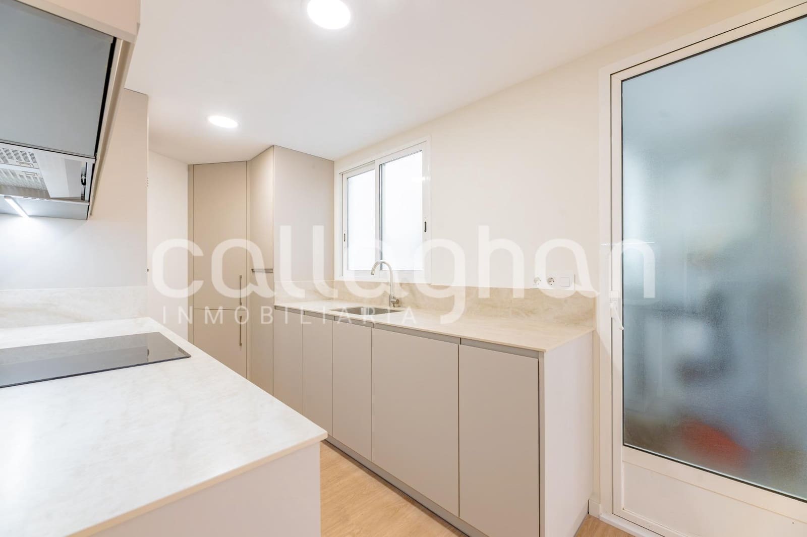 5 soveværelse Lejlighed til leje i Valencia by - € 2.800 (Ref: 9940336)
