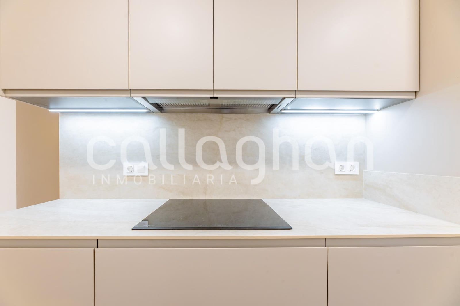 5 soveværelse Lejlighed til leje i Valencia by - € 2.800 (Ref: 9940336)