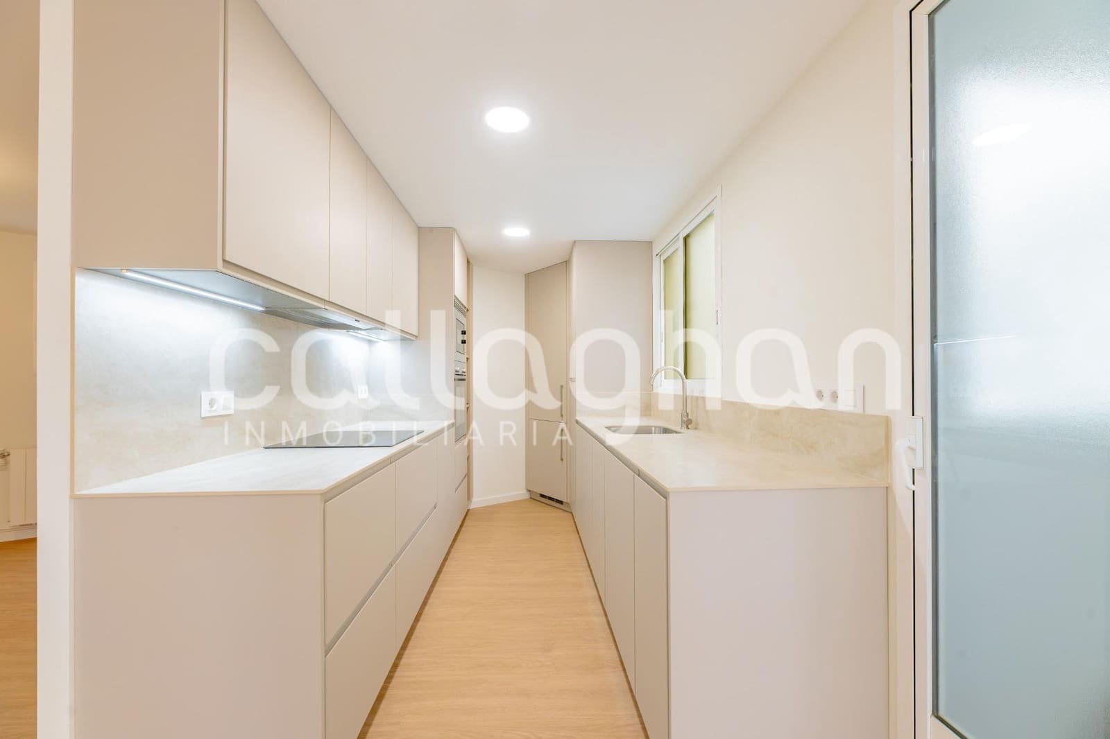 5 soveværelse Lejlighed til leje i Valencia by - € 2.800 (Ref: 9940336)