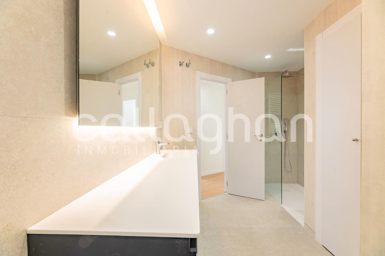 5 soveværelse Lejlighed til leje i Valencia by - € 2.800 (Ref: 9940336)