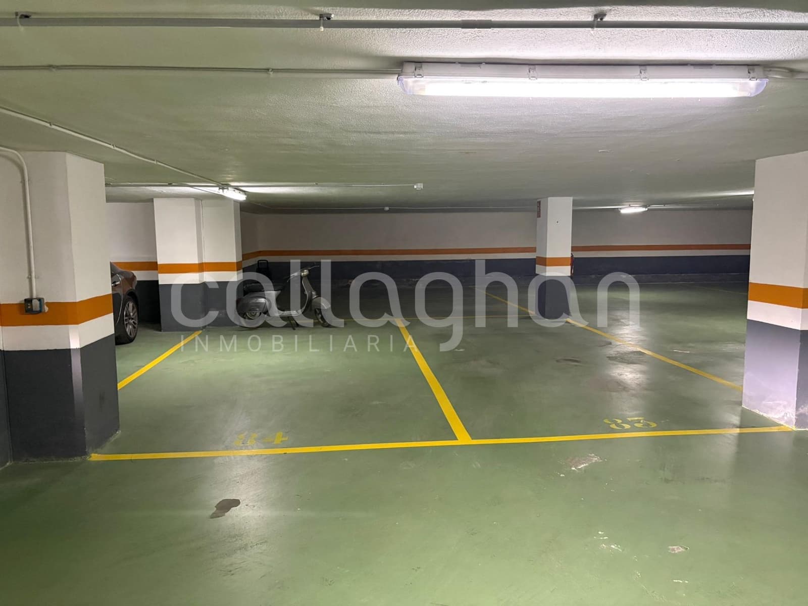 Garage à louer à Valence ville - 110 € (Ref: 9948095)