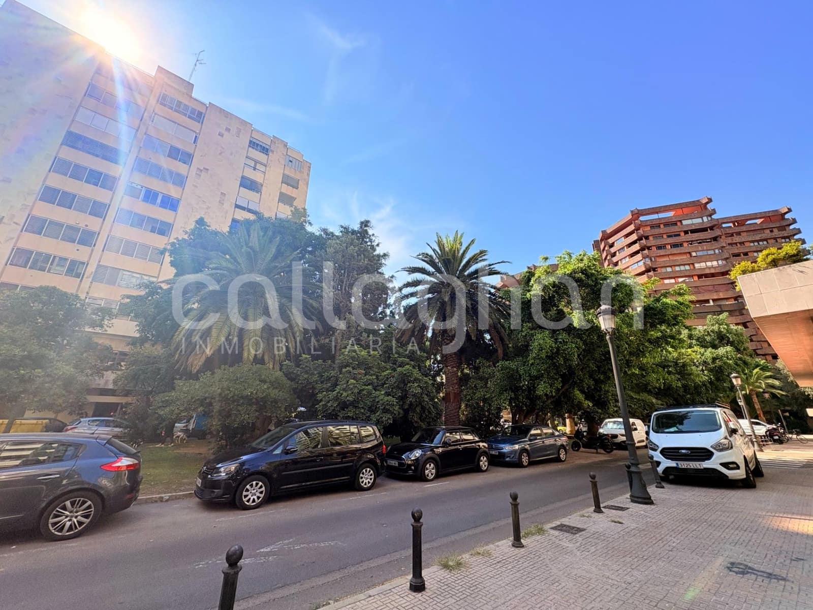 Garage à louer à Valence ville - 110 € (Ref: 9948095)