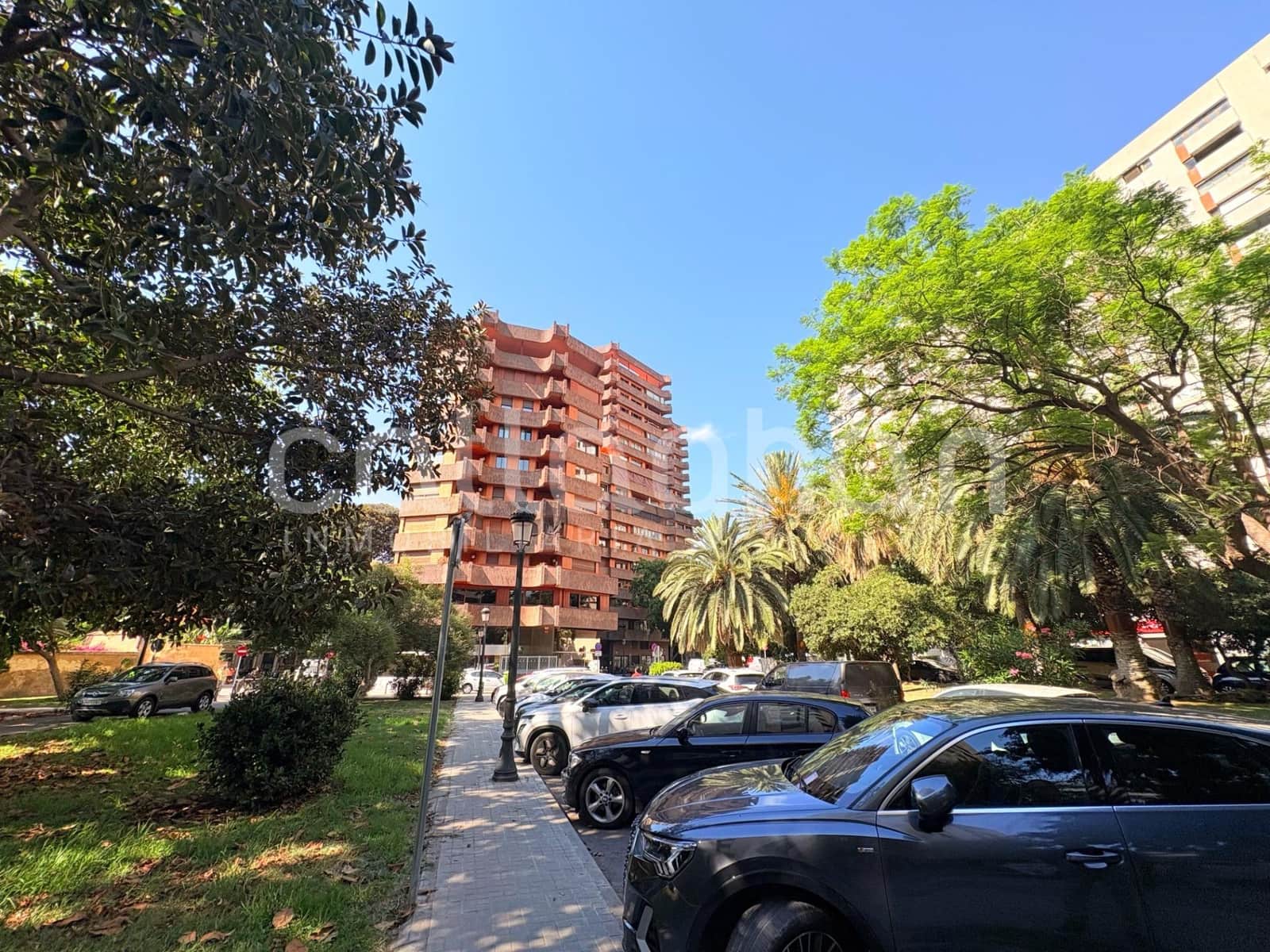 Garage à louer à Valence ville - 110 € (Ref: 9948095)