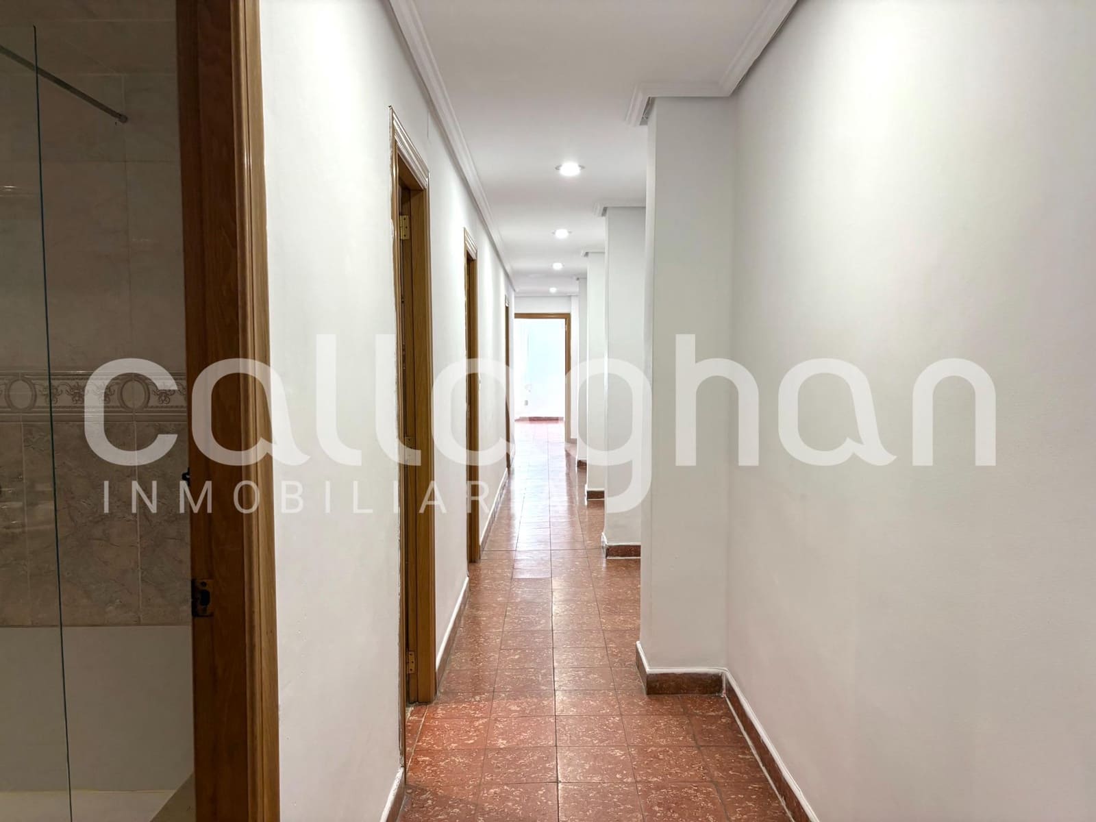 5 soveværelse Lejlighed til leje i Valencia by - € 1.700 (Ref: 9948097)