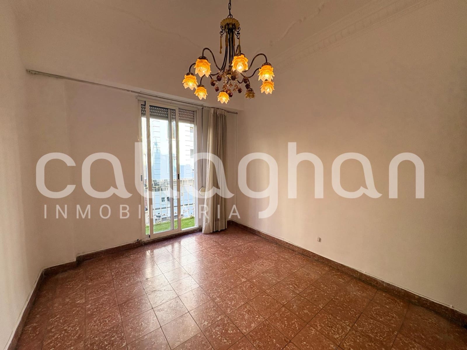 5 soveværelse Lejlighed til leje i Valencia by - € 1.700 (Ref: 9948097)