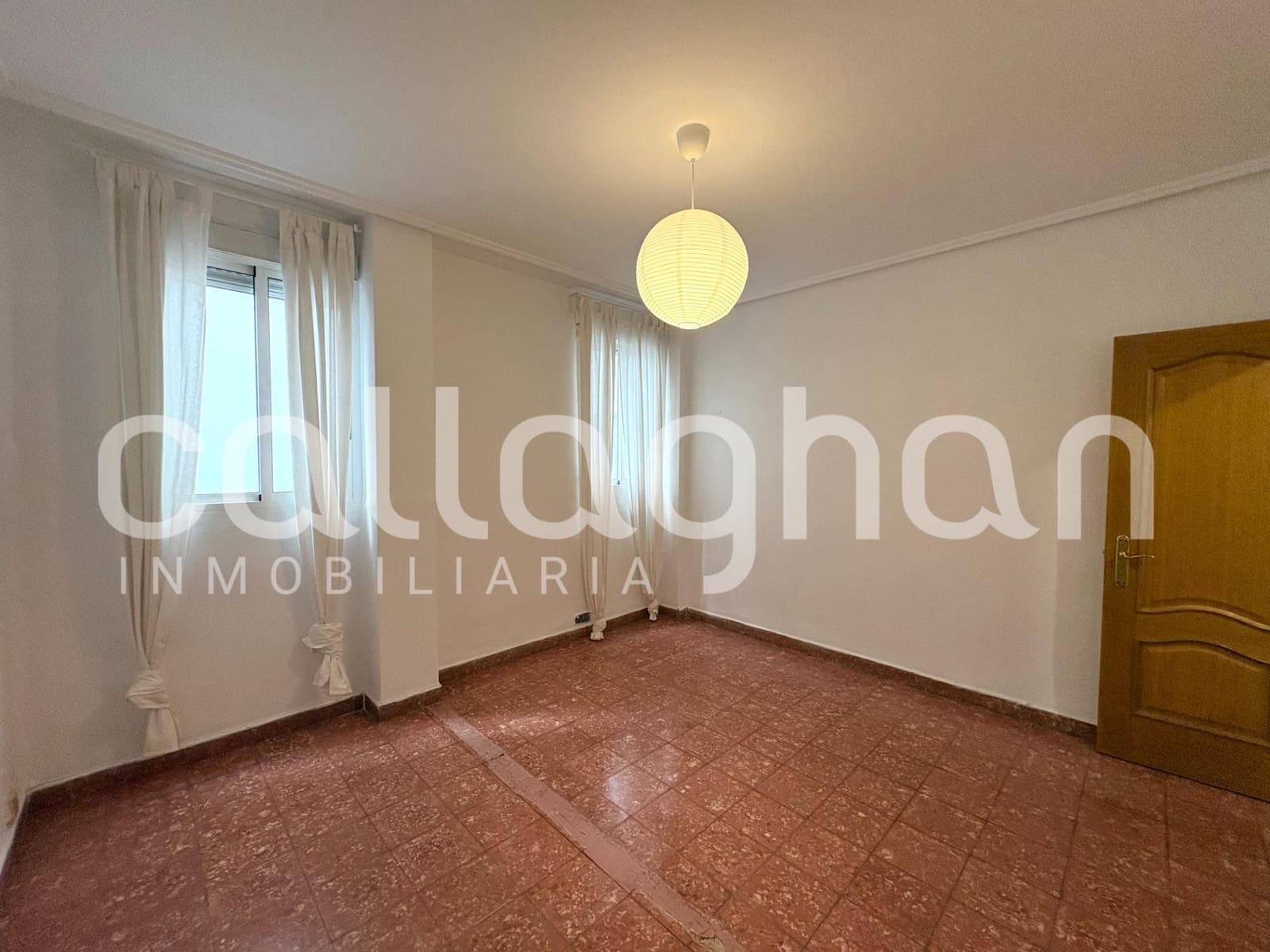 5 soveværelse Lejlighed til leje i Valencia by - € 1.700 (Ref: 9948097)