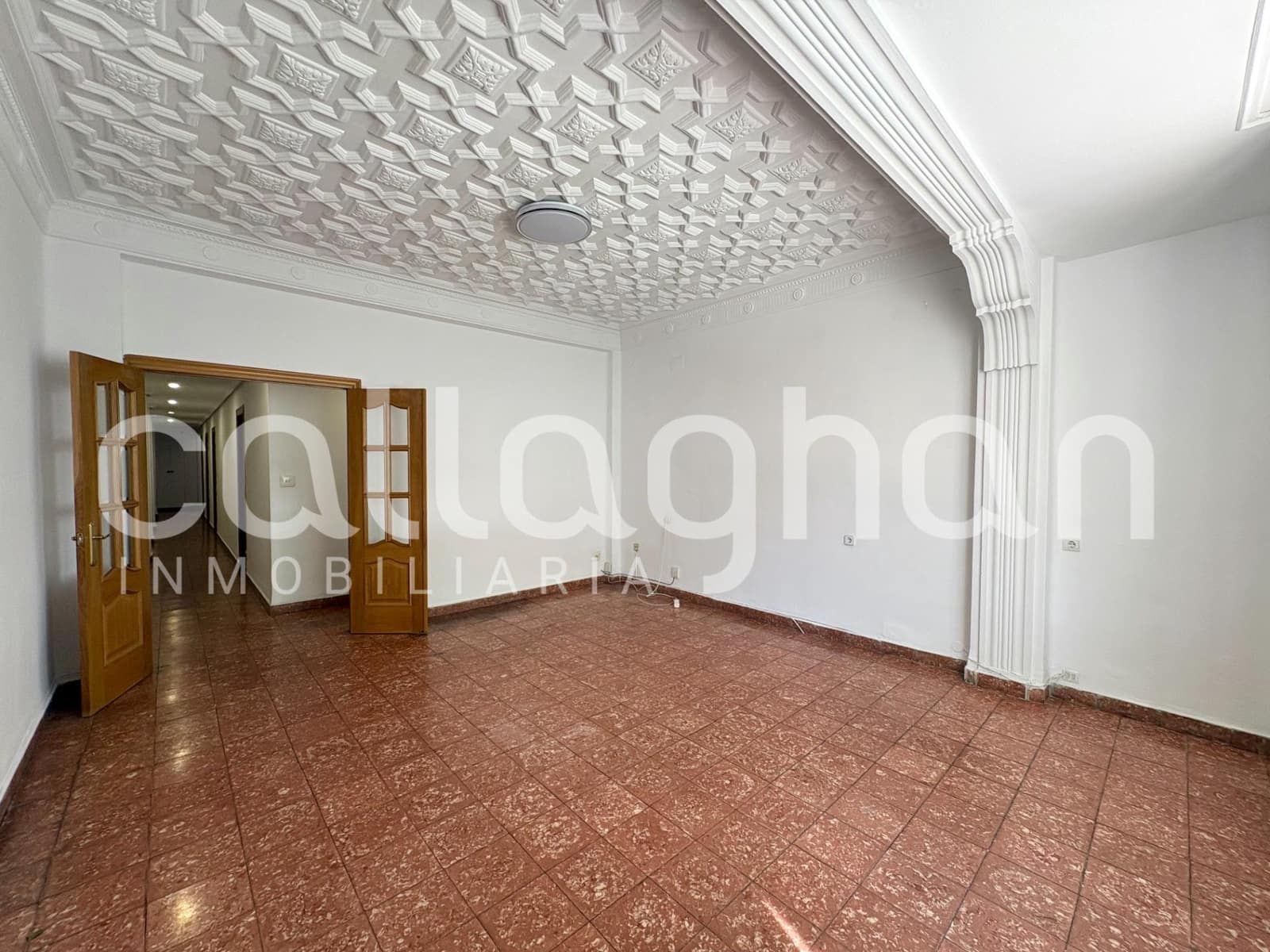 5 soveværelse Lejlighed til leje i Valencia by - € 1.700 (Ref: 9948097)