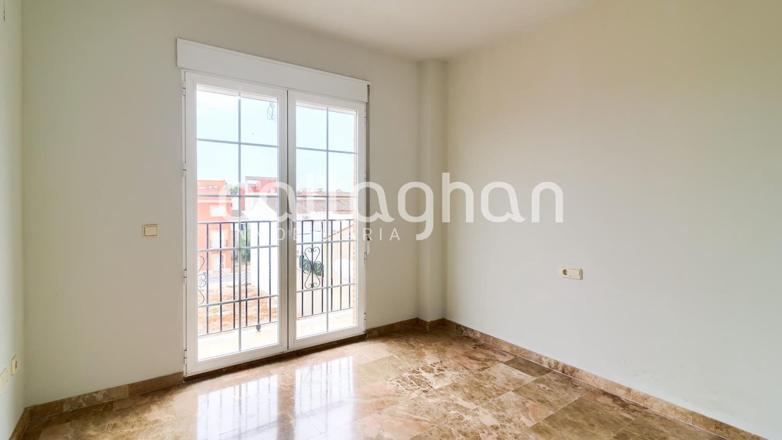 3 bedroom Flat for sale in Vilamarxant / Villamarchante with garage - € 181,000 (Ref: 9958122)