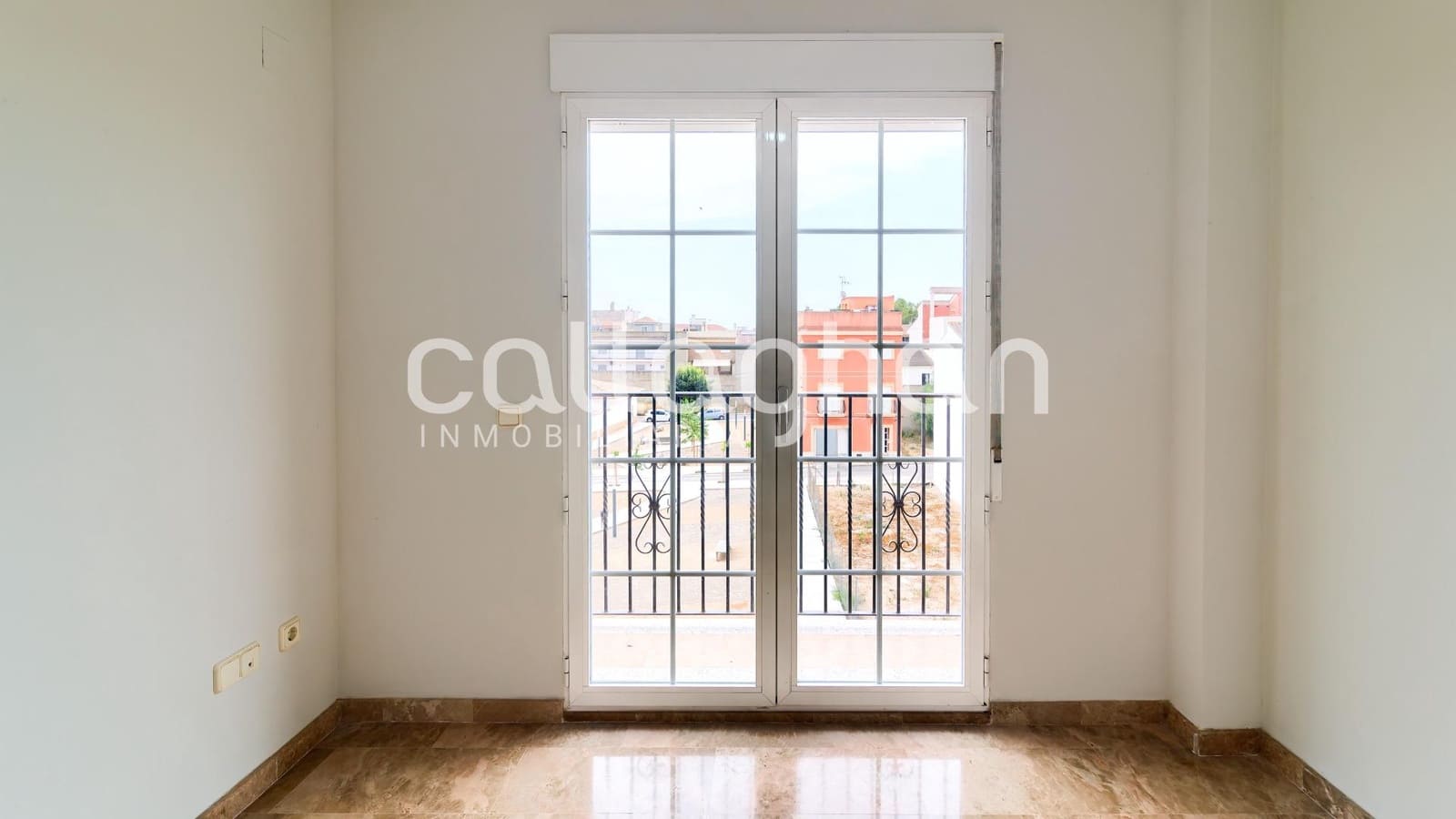 3 bedroom Flat for sale in Vilamarxant / Villamarchante with garage - € 181,000 (Ref: 9958122)