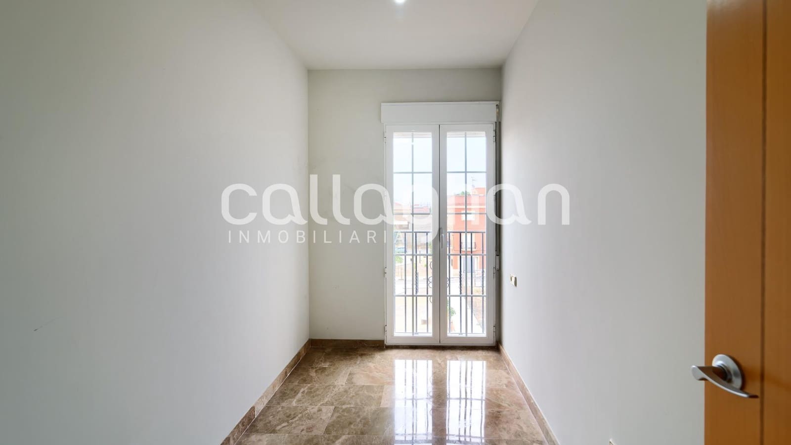 3 bedroom Flat for sale in Vilamarxant / Villamarchante with garage - € 181,000 (Ref: 9958122)