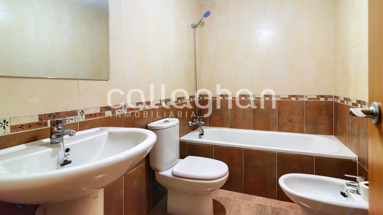 3 bedroom Flat for sale in Vilamarxant / Villamarchante with garage - € 181,000 (Ref: 9958122)