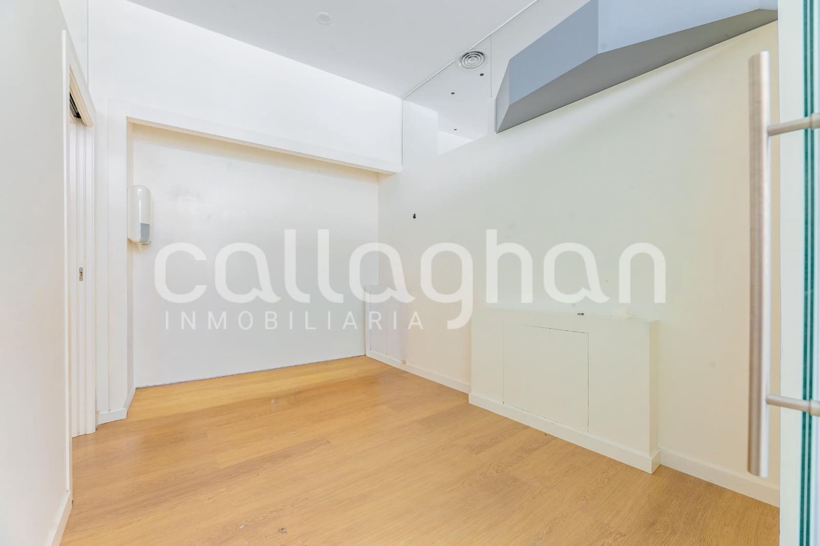 Erhverv til leje i Gandia - € 2.400 (Ref: 9963311)