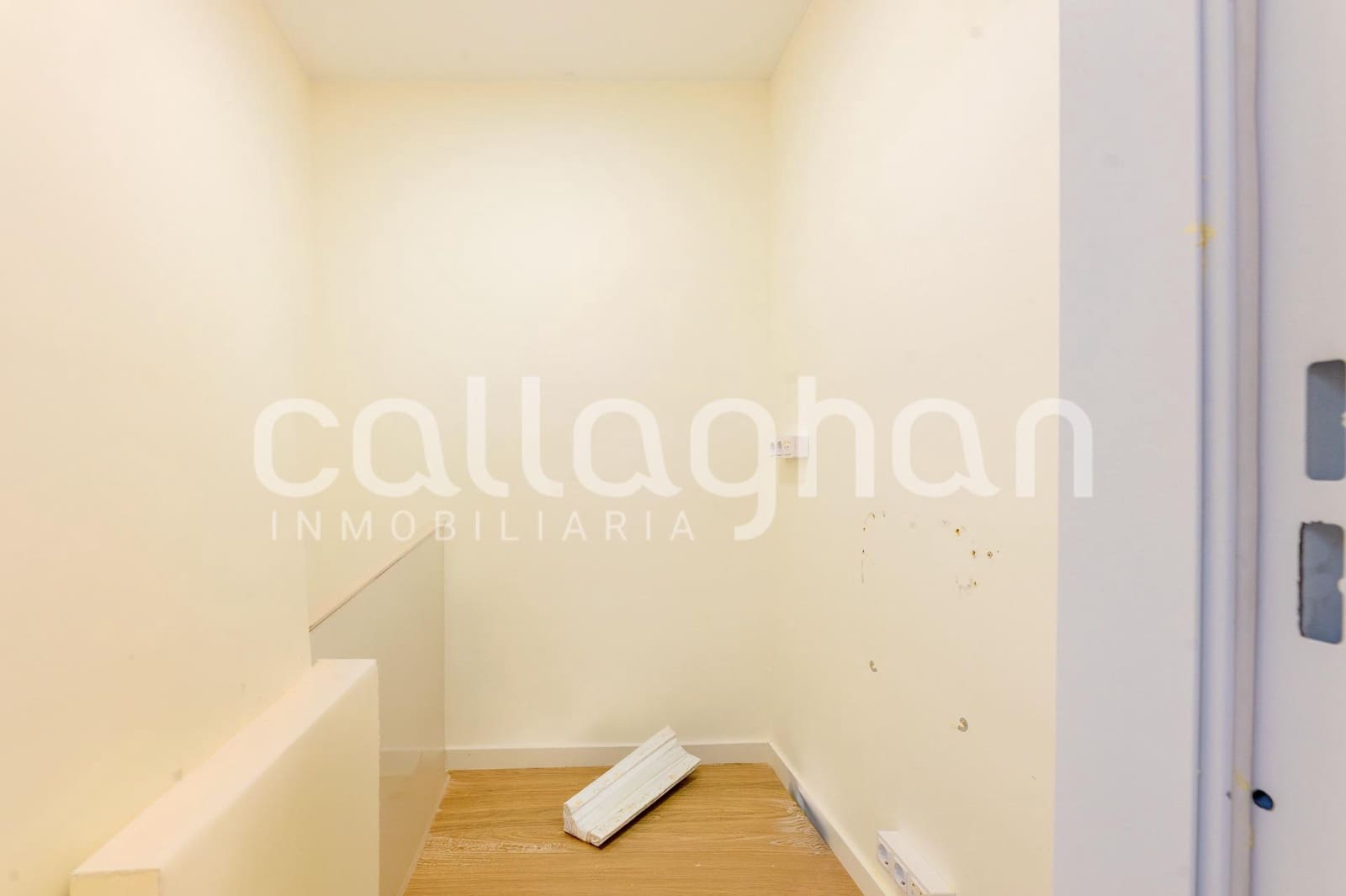 Erhverv til leje i Gandia - € 2.400 (Ref: 9963311)