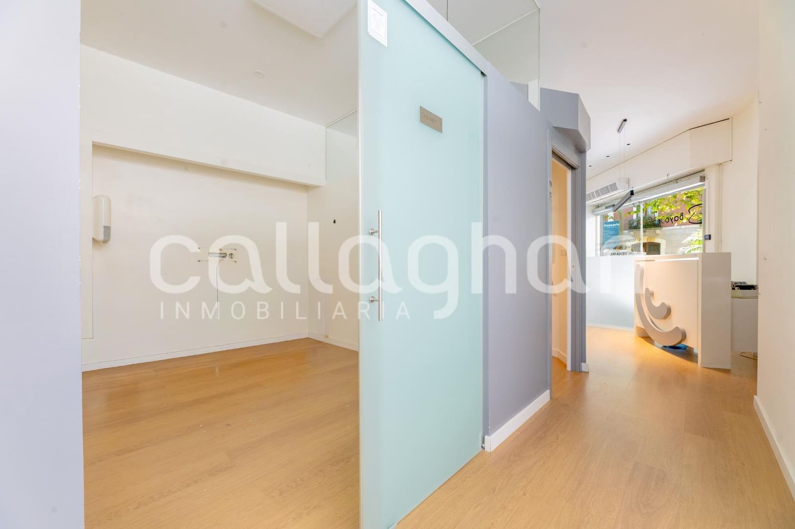 Erhverv til leje i Gandia - € 2.400 (Ref: 9963311)