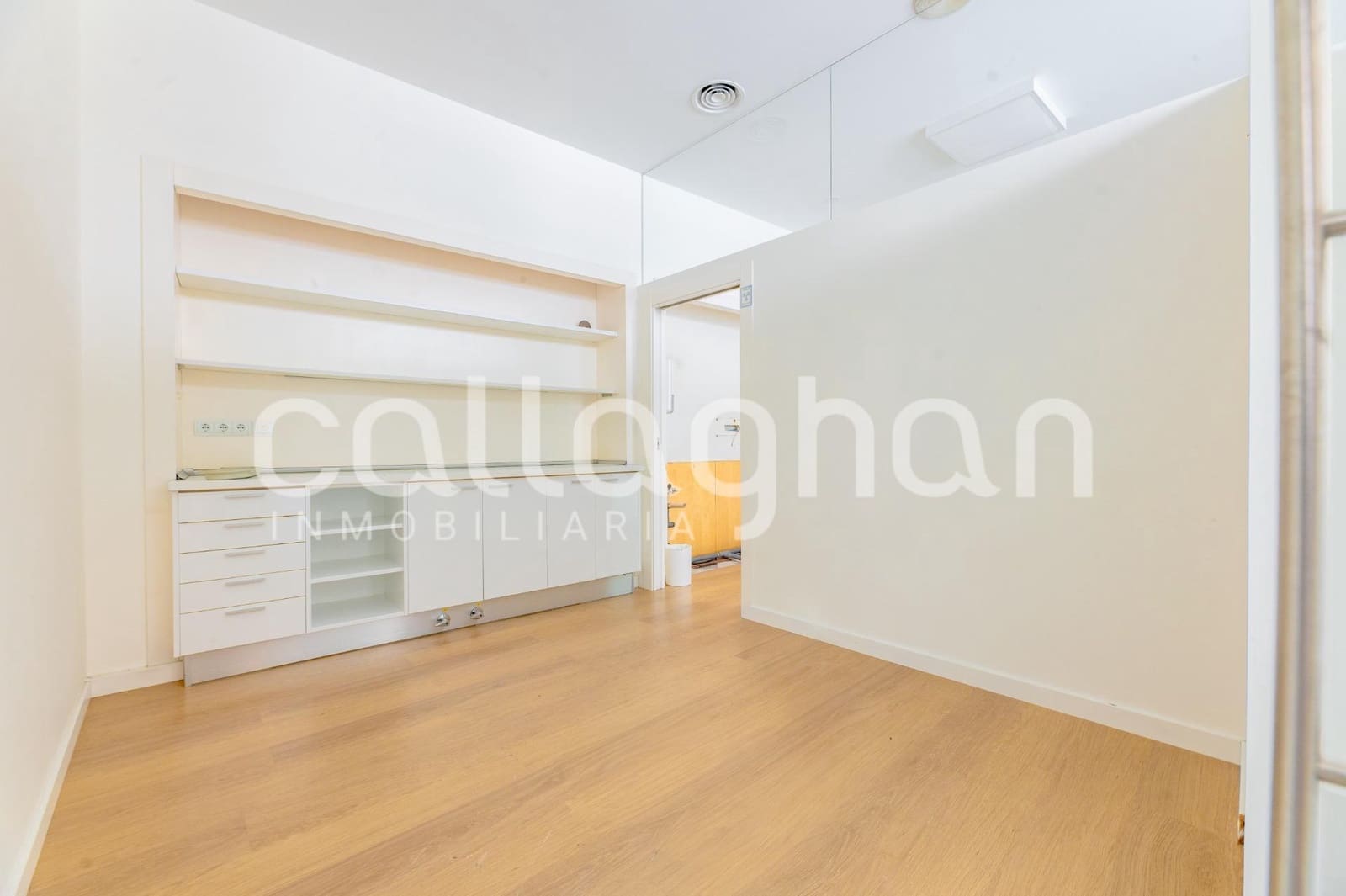 Erhverv til leje i Gandia - € 2.400 (Ref: 9963311)