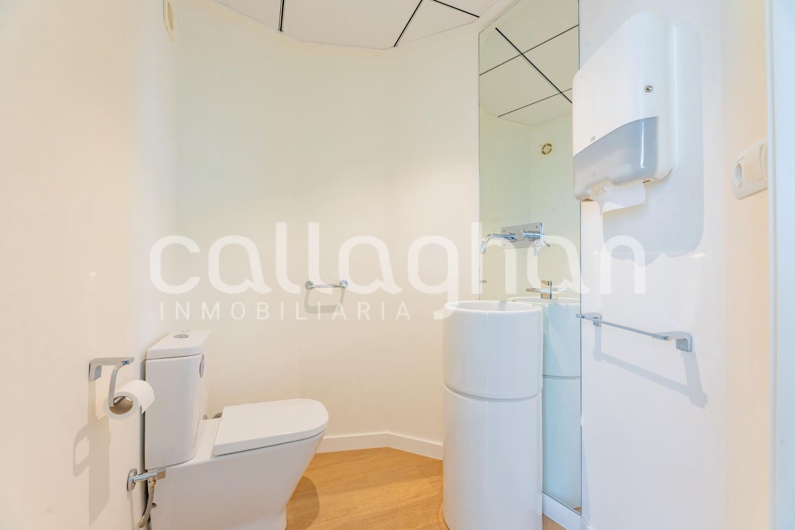 Erhverv til leje i Gandia - € 2.400 (Ref: 9963311)
