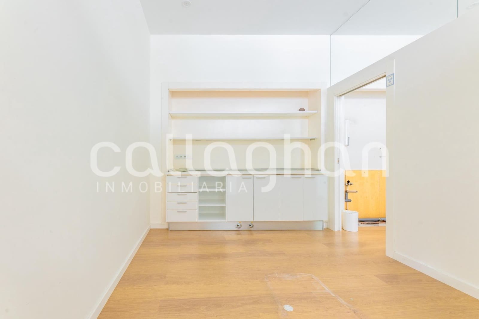 Erhverv til leje i Gandia - € 2.400 (Ref: 9963311)