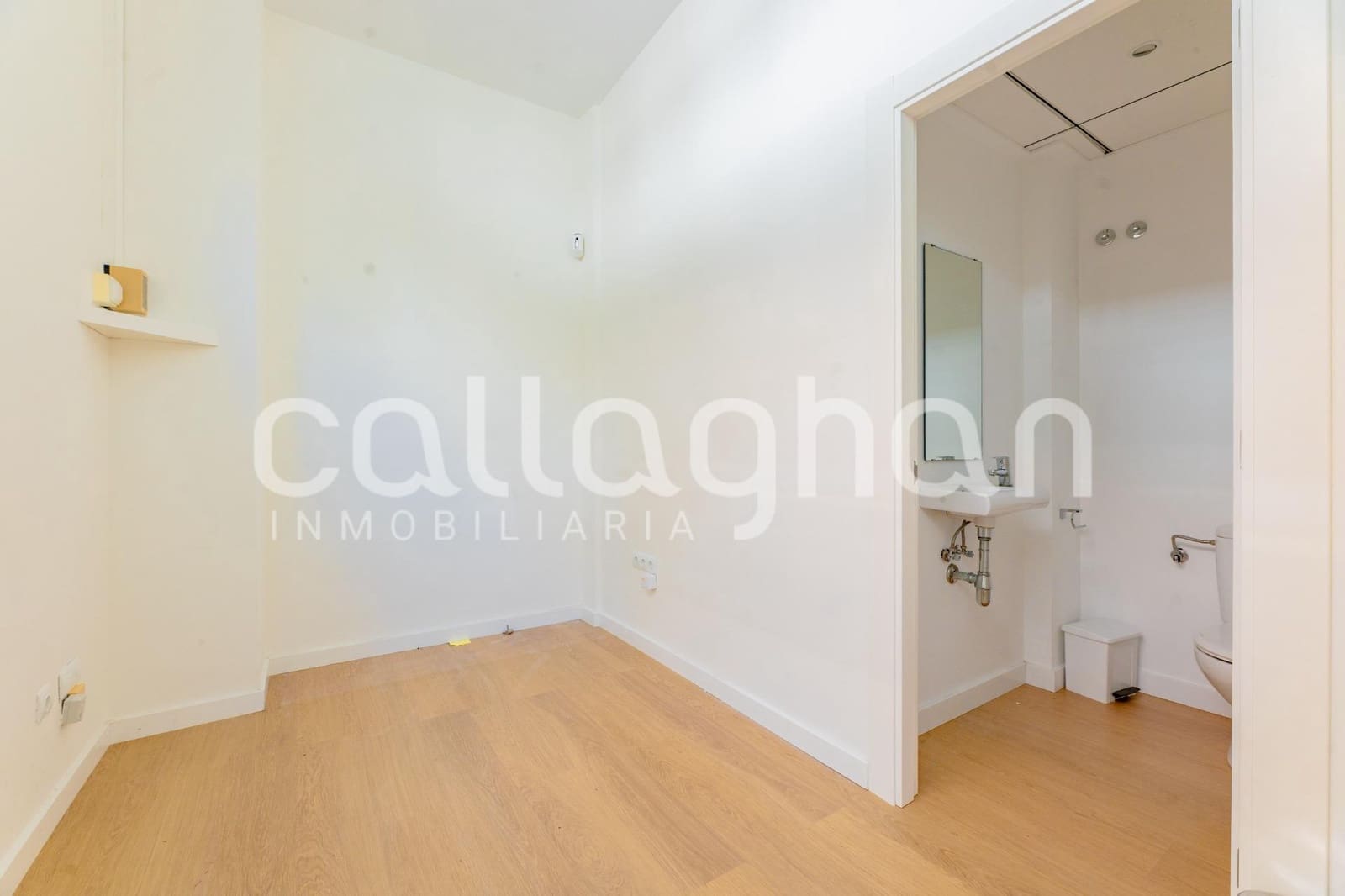Erhverv til leje i Gandia - € 2.400 (Ref: 9963311)