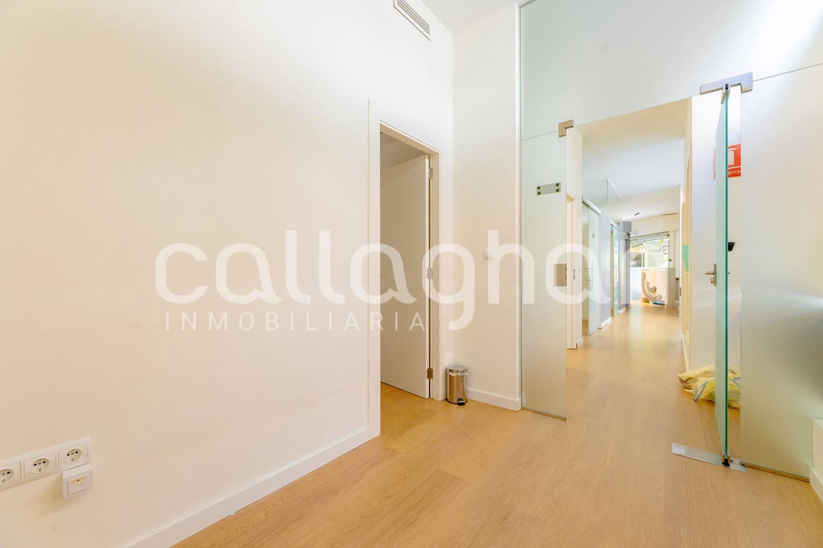 Erhverv til leje i Gandia - € 2.400 (Ref: 9963311)