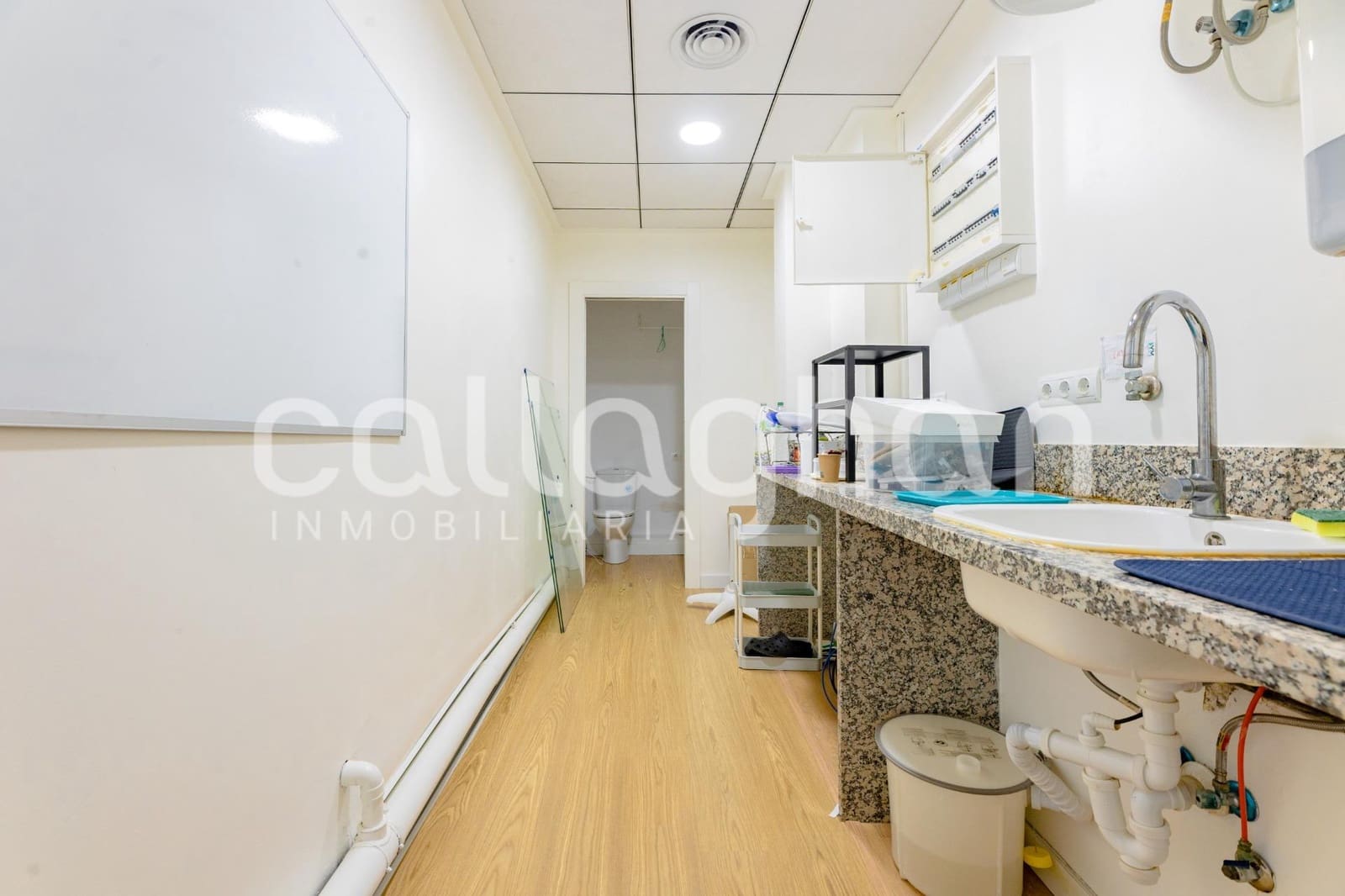 Erhverv til leje i Gandia - € 2.400 (Ref: 9963311)