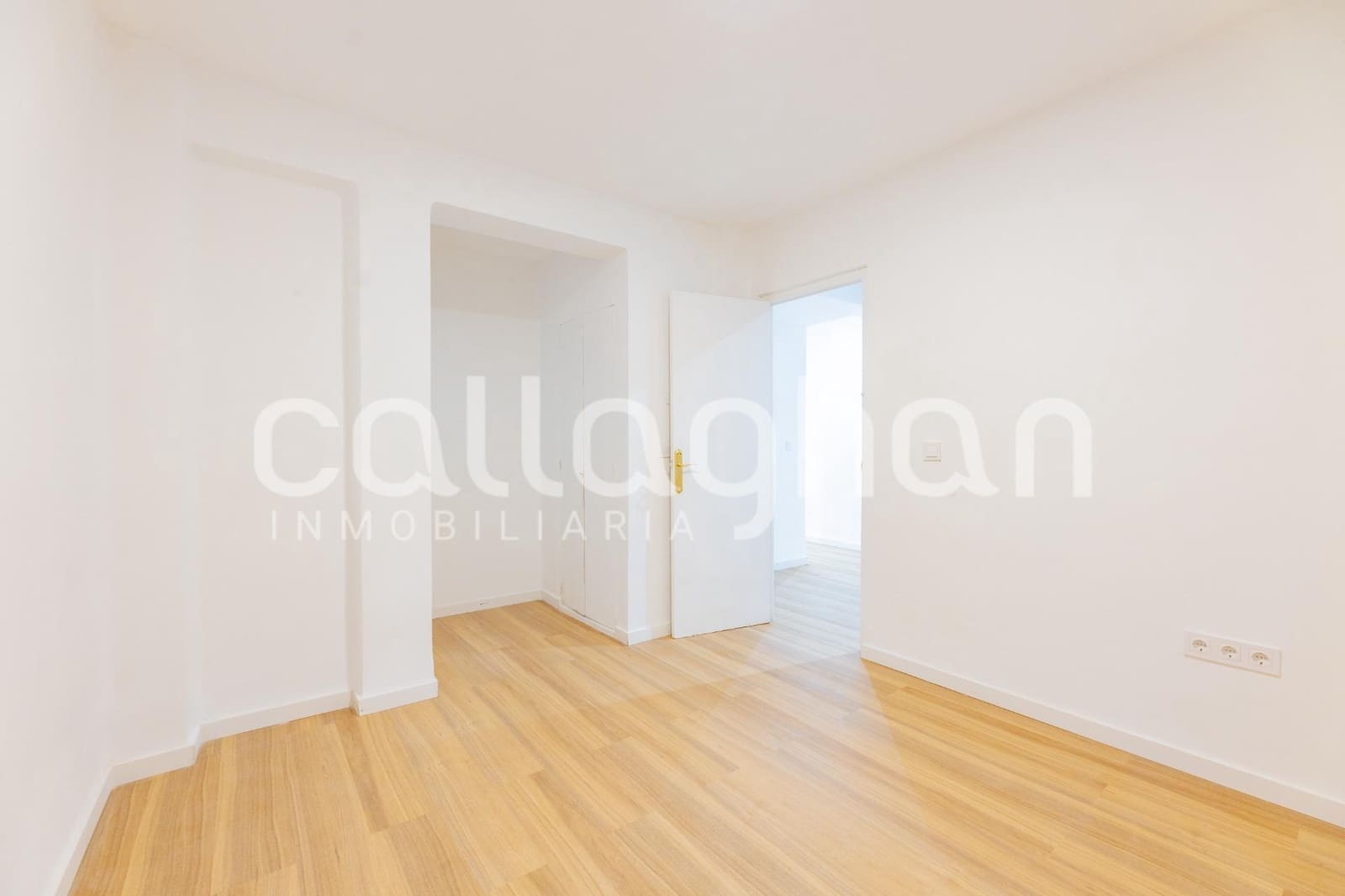 3 soveværelse Lejlighed til salg i Valencia by - € 350.000 (Ref: 9965457)