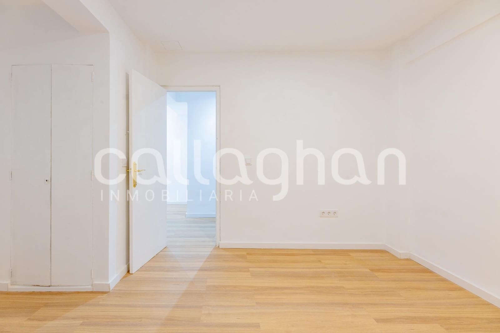 3 soveværelse Lejlighed til salg i Valencia by - € 350.000 (Ref: 9965457)