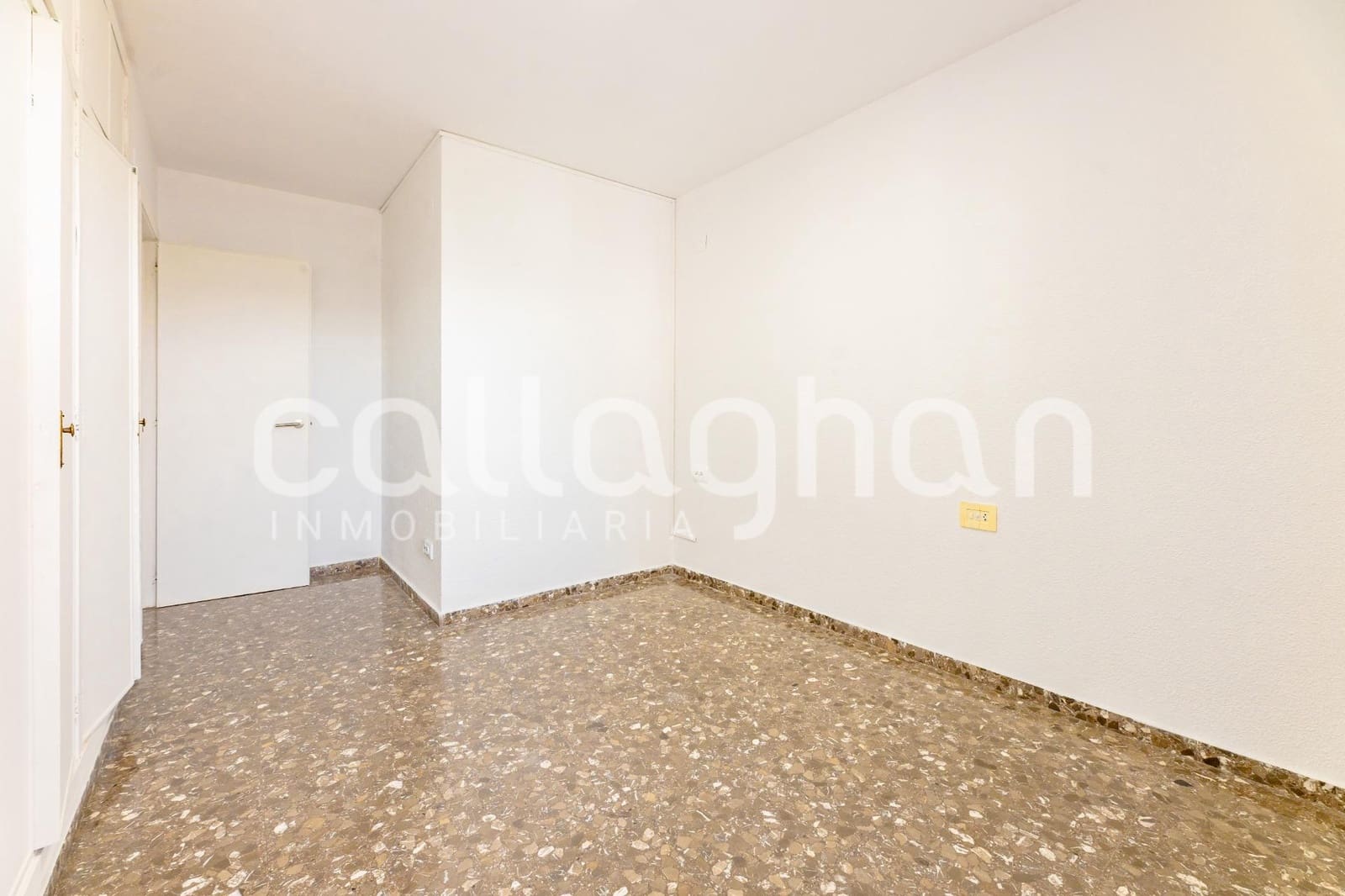 3 slaapkamer Flat te huur in Valencia stad met garage - € 1.600 (Ref: 9973500)