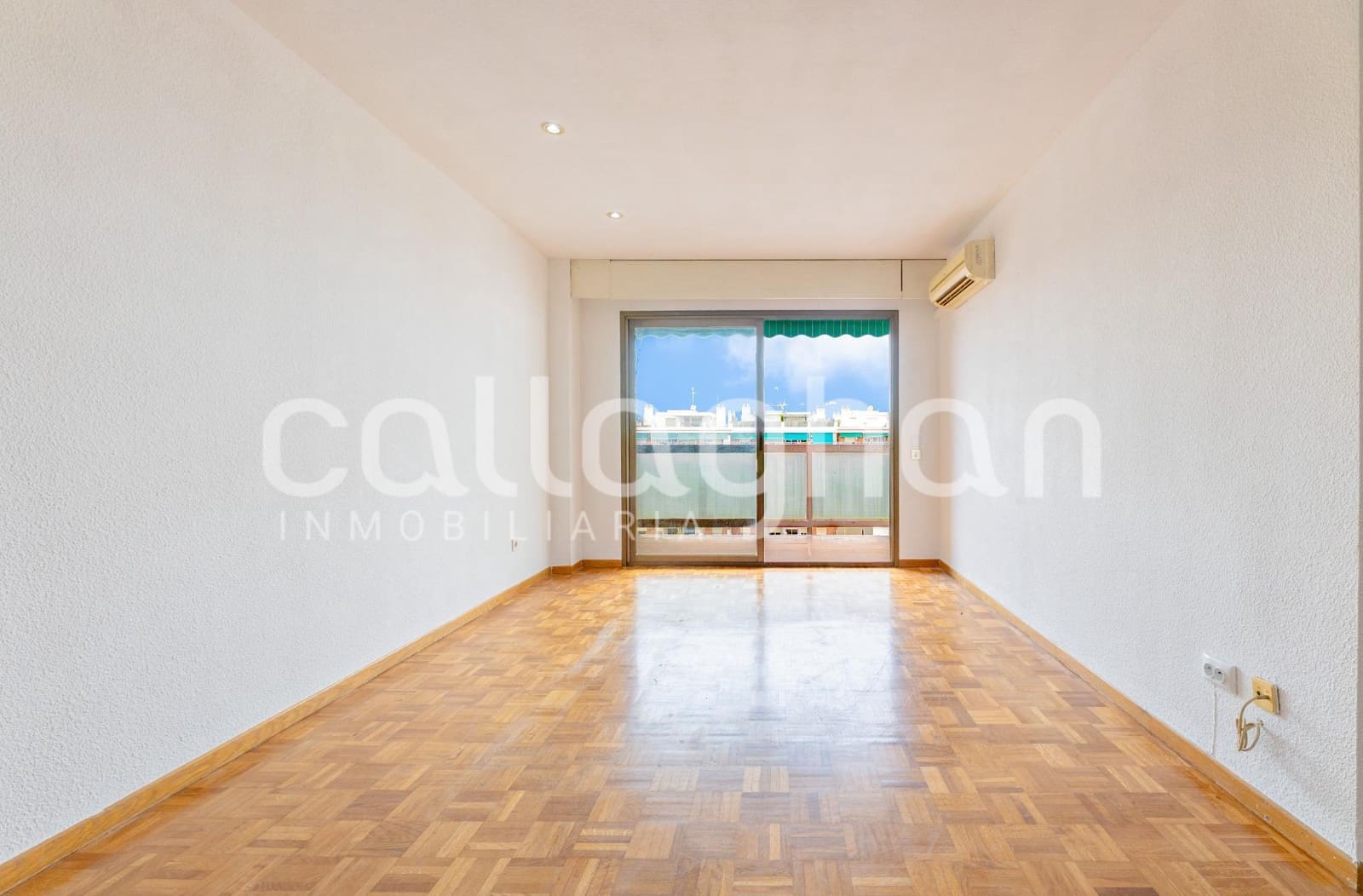 3 slaapkamer Flat te huur in Valencia stad met garage - € 1.600 (Ref: 9973500)