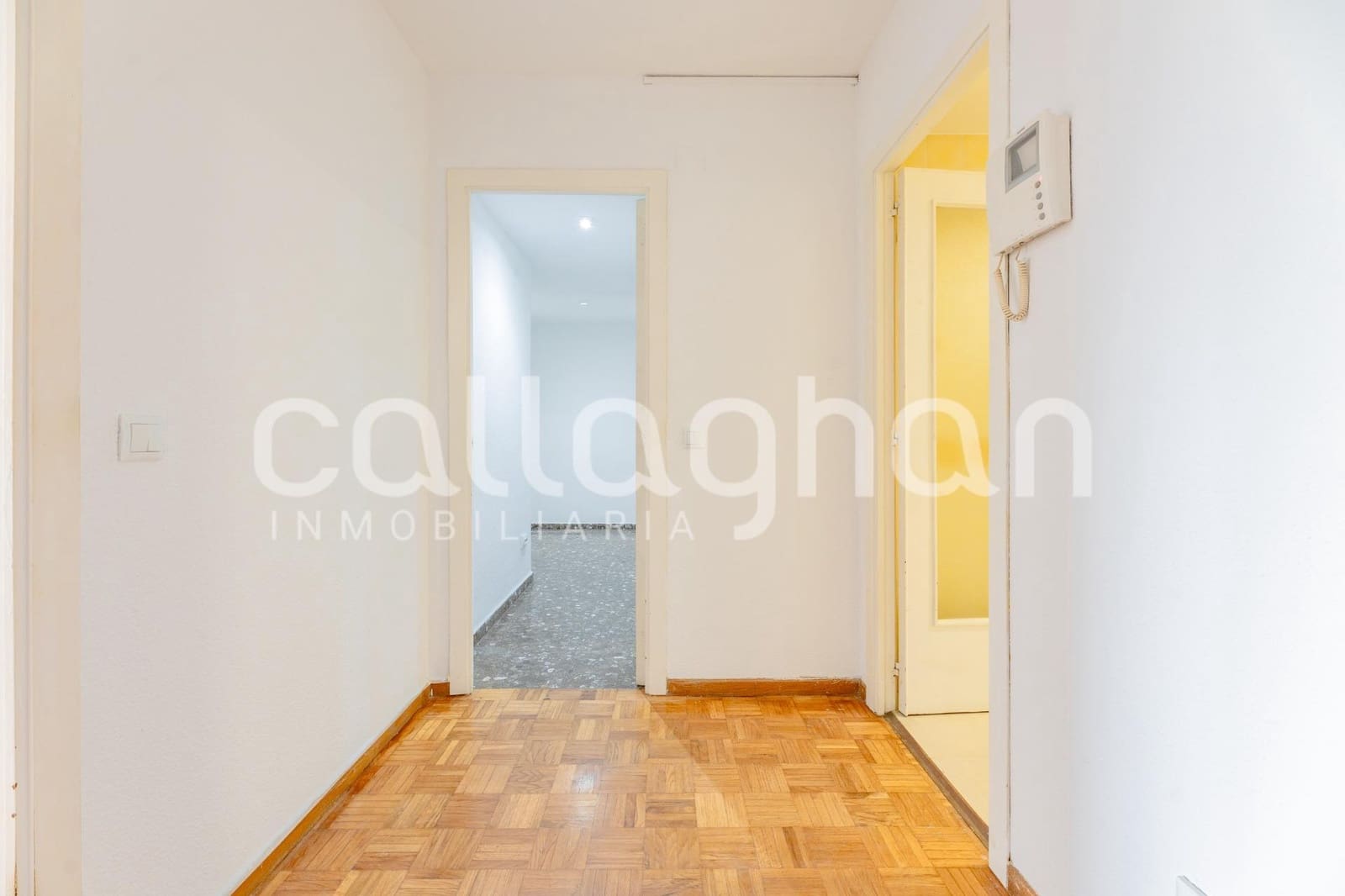 3 slaapkamer Flat te huur in Valencia stad met garage - € 1.600 (Ref: 9973500)