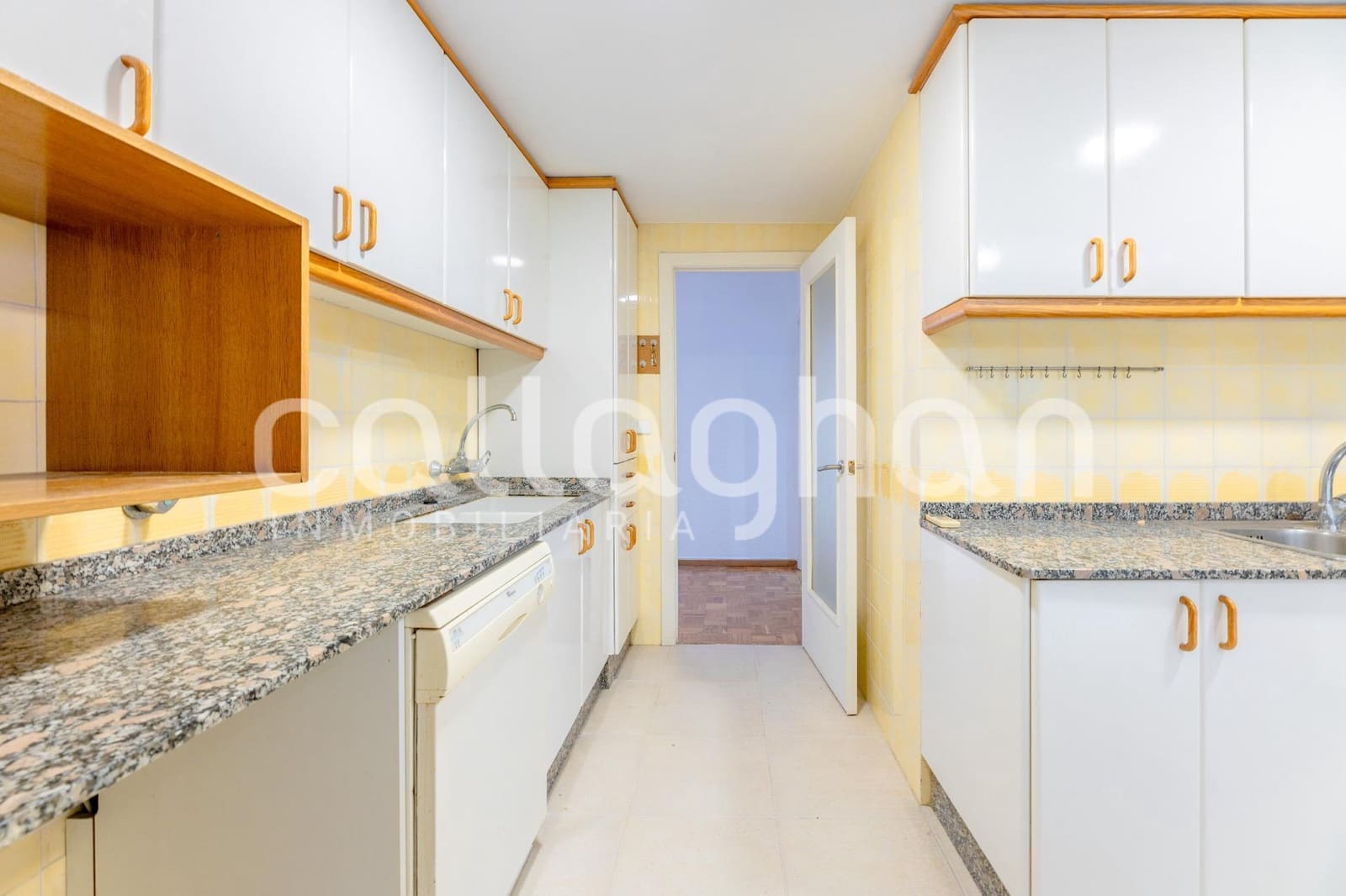 3 slaapkamer Flat te huur in Valencia stad met garage - € 1.600 (Ref: 9973500)