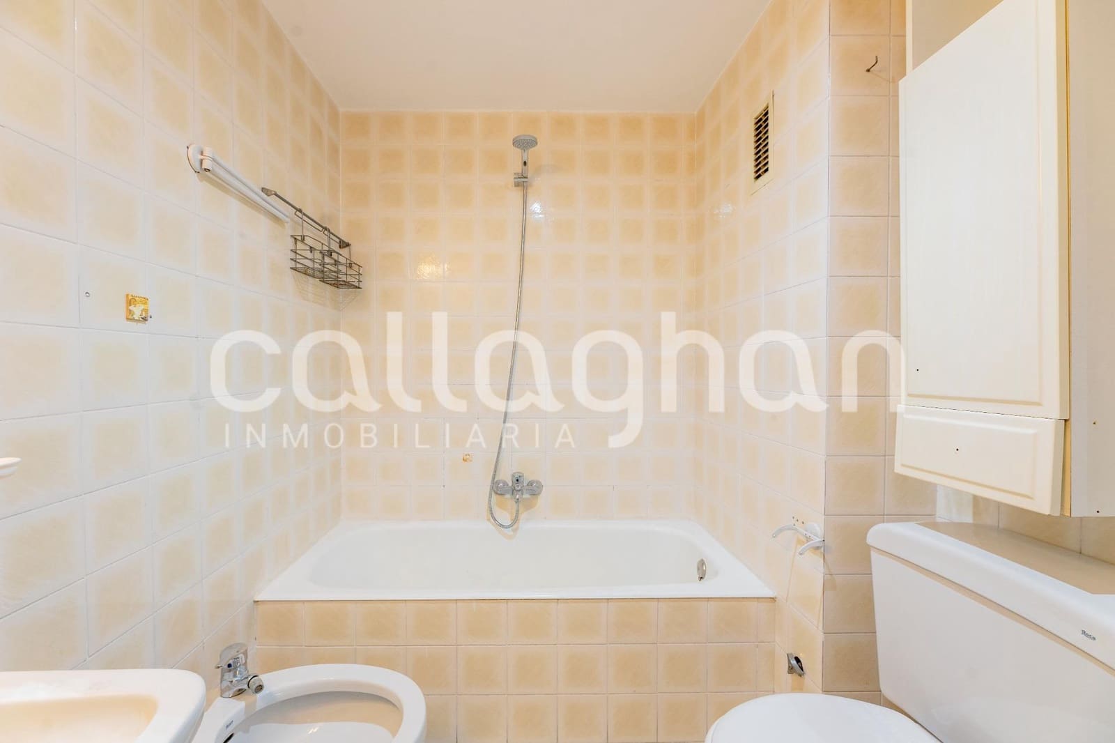 3 slaapkamer Flat te huur in Valencia stad met garage - € 1.600 (Ref: 9973500)