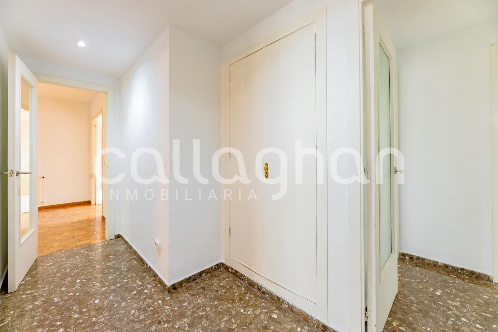 3 slaapkamer Flat te huur in Valencia stad met garage - € 1.600 (Ref: 9973500)
