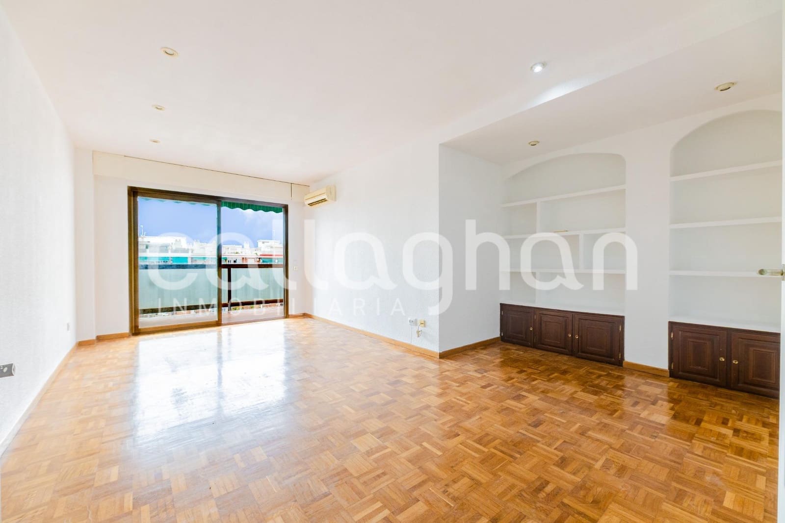 3 slaapkamer Flat te huur in Valencia stad met garage - € 1.600 (Ref: 9973500)